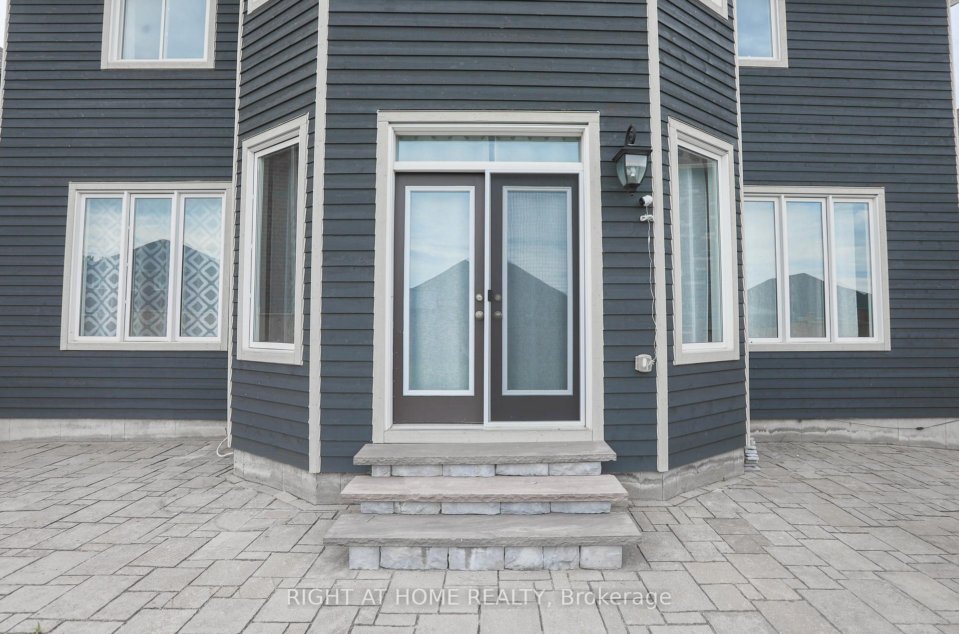 Photo 38 of 72 Lockerbie Crescent, Collingwood — HOMEH