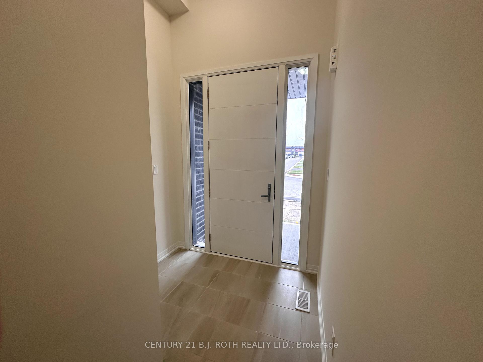 Photo 2 of 110 Turnberry Lane, Barrie, Painswick South — HOMEH