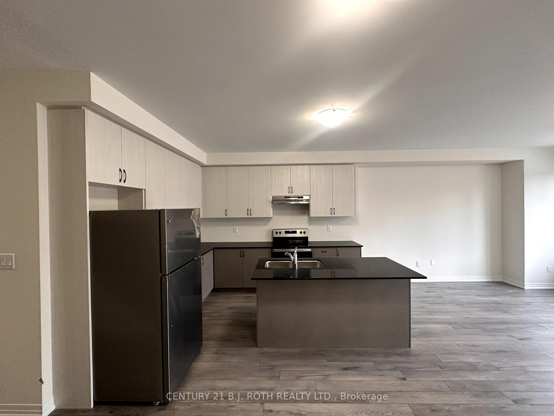 Photo 5 of 110 Turnberry Lane, Barrie, Painswick South — HOMEH
