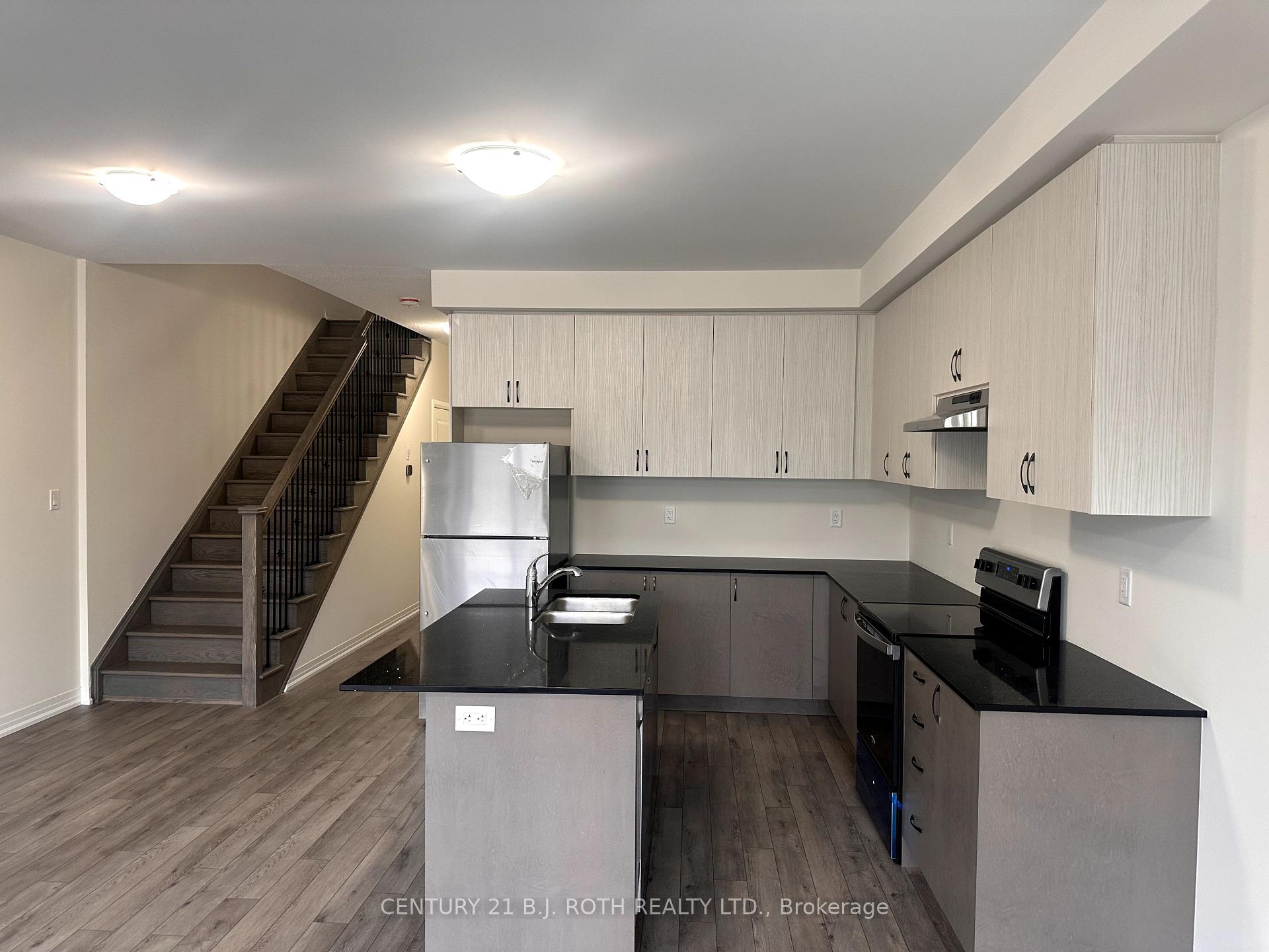 Photo 7 of 110 Turnberry Lane, Barrie, Painswick South — HOMEH