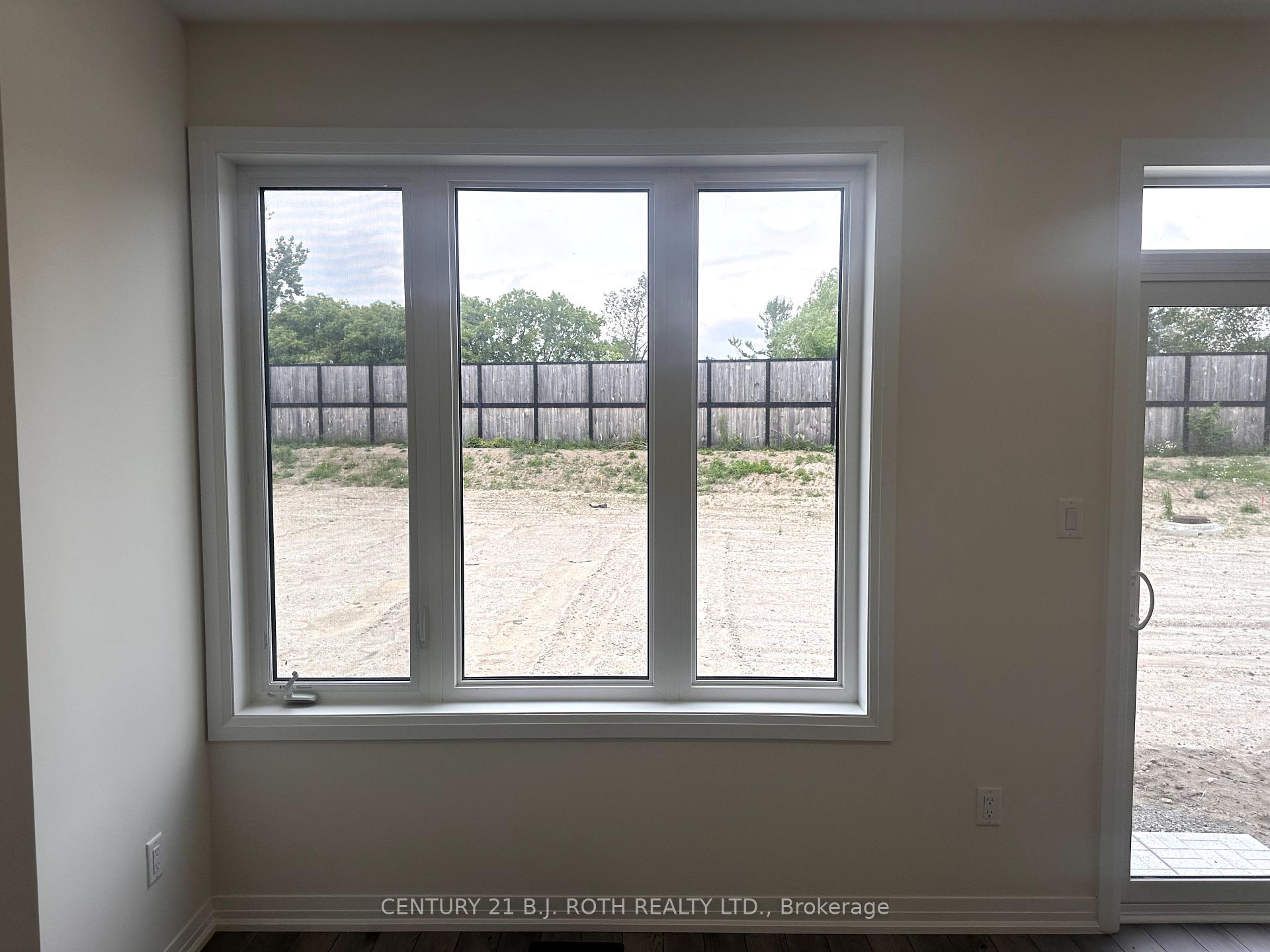 Photo 9 of 110 Turnberry Lane, Barrie, Painswick South — HOMEH