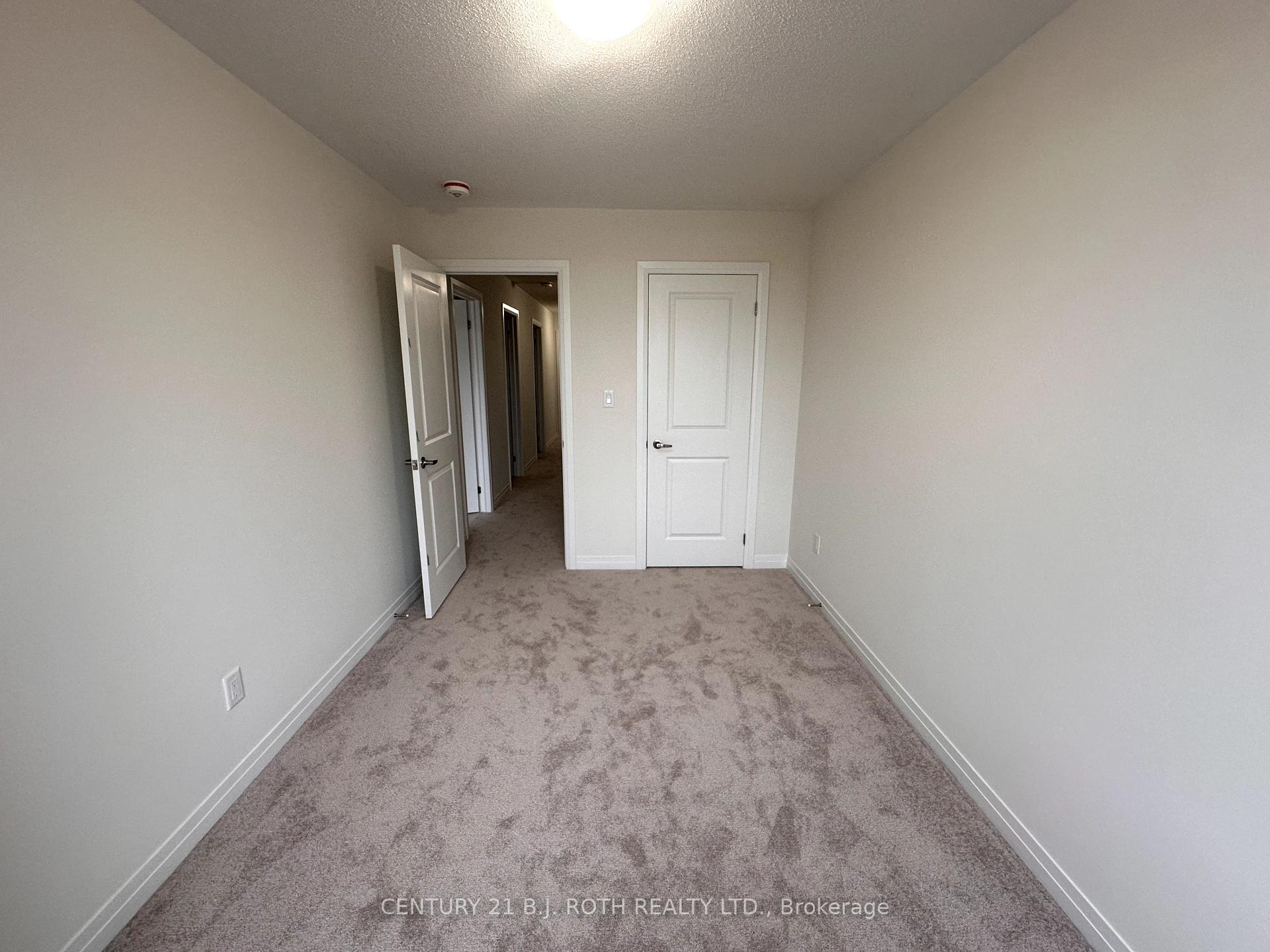 Photo 11 of 110 Turnberry Lane, Barrie, Painswick South — HOMEH