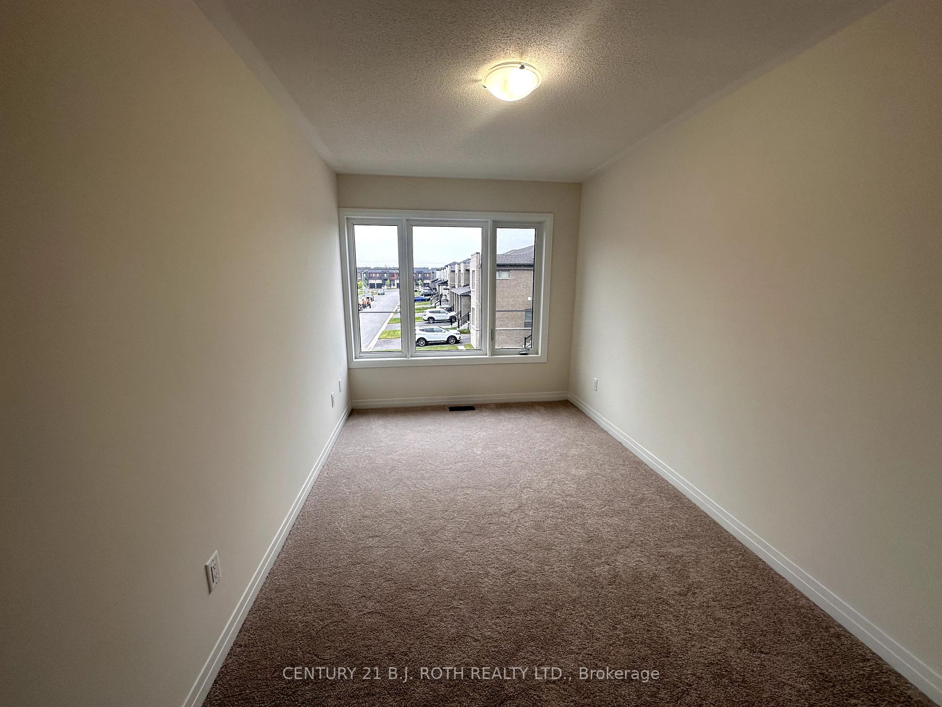Photo 12 of 110 Turnberry Lane, Barrie, Painswick South — HOMEH