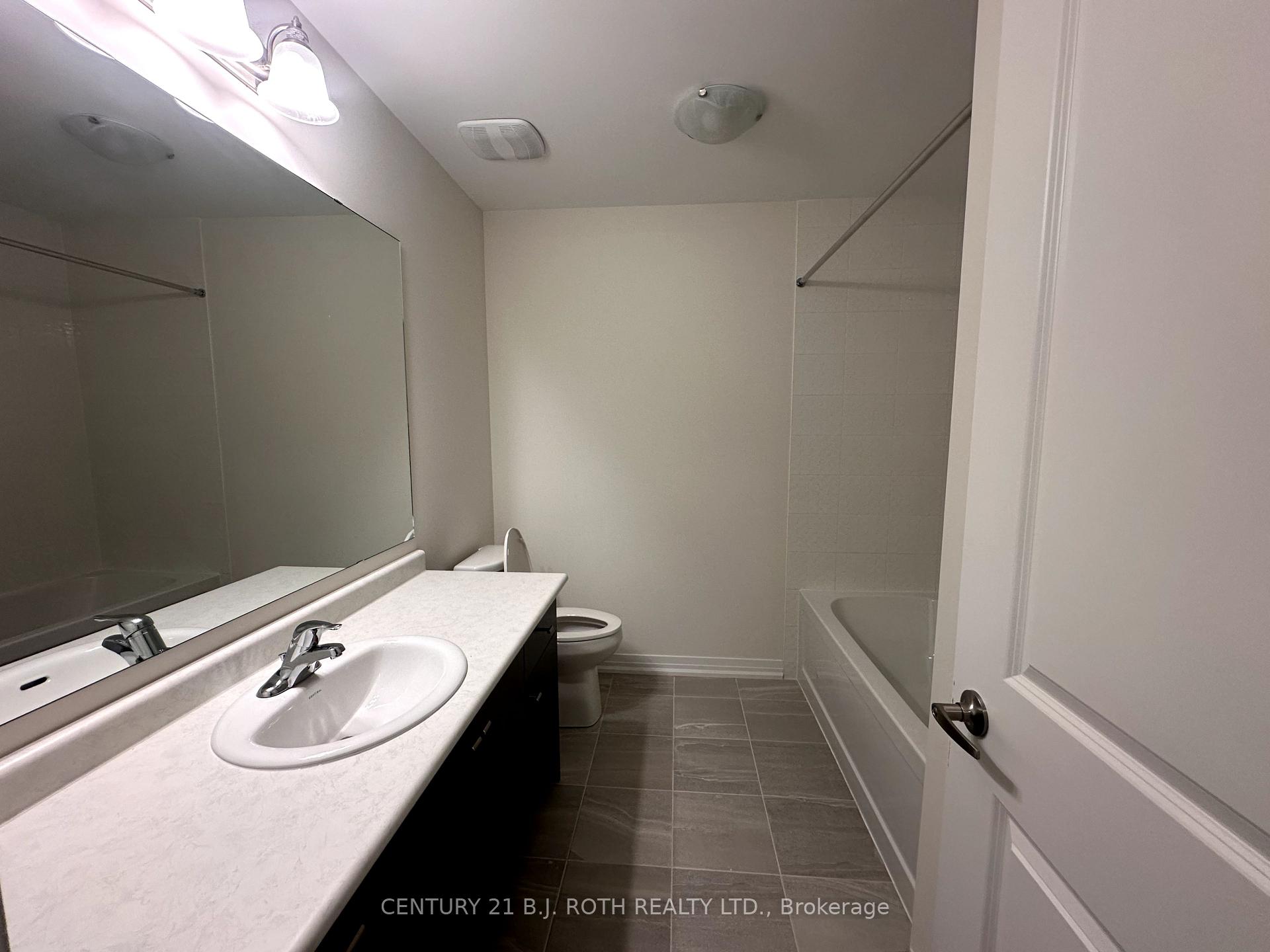Photo 14 of 110 Turnberry Lane, Barrie, Painswick South — HOMEH