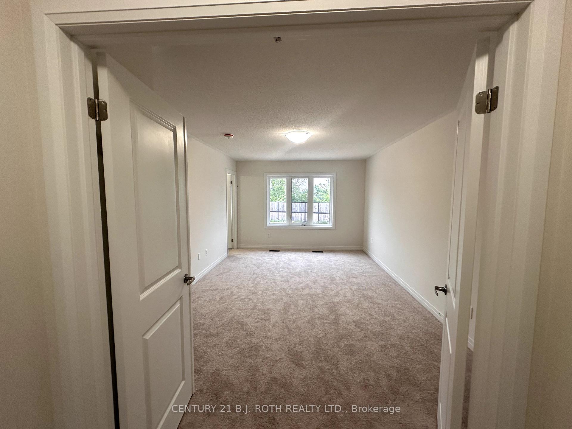 Photo 19 of 110 Turnberry Lane, Barrie, Painswick South — HOMEH