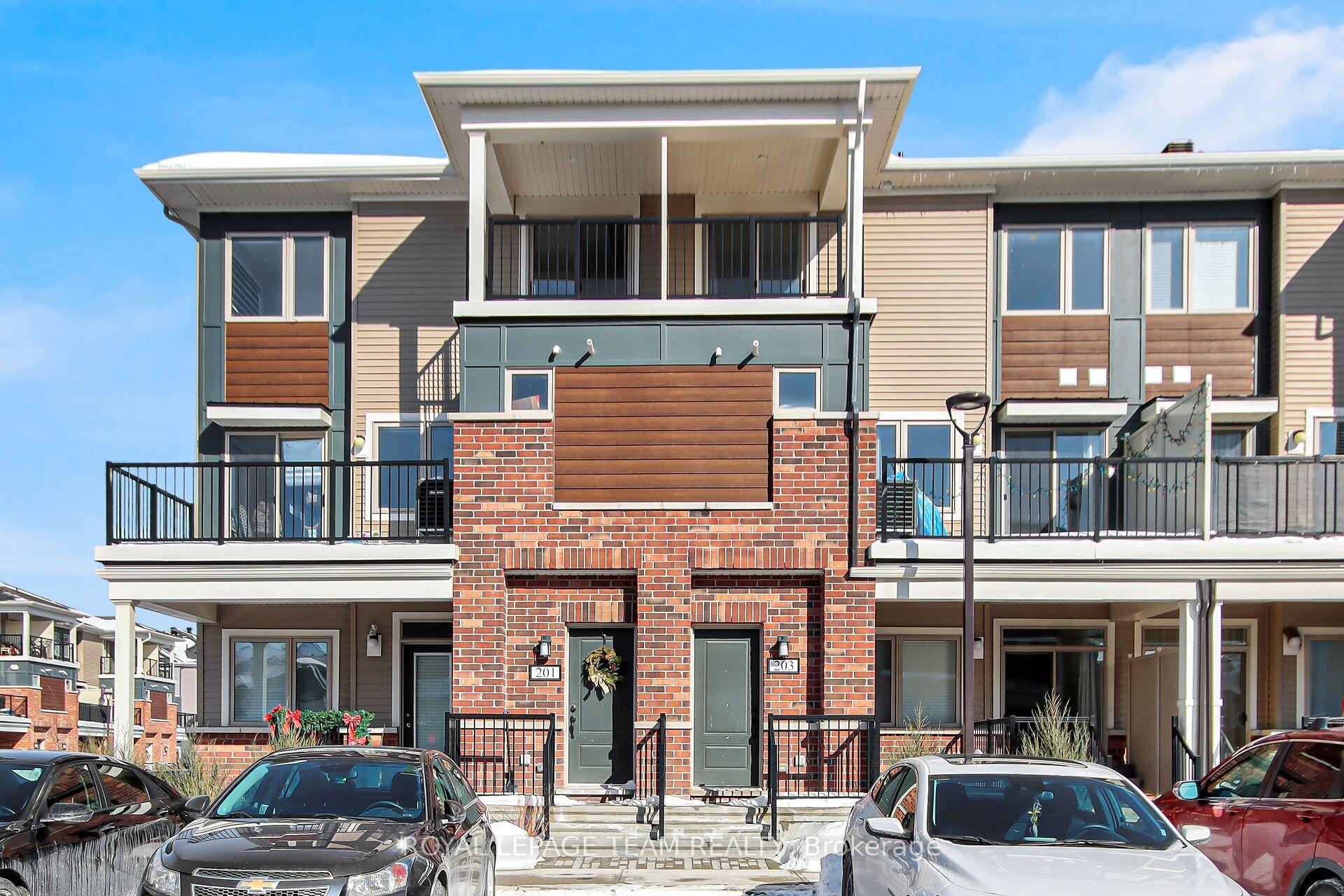 Photo 1 of 203 Lapland Point, Ottawa, Kanata - Emerald Meadows/Trailwest — HOMEH
