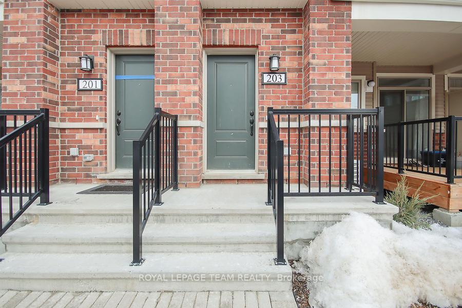 Photo 2 of 203 Lapland Point, Ottawa, Kanata - Emerald Meadows/Trailwest — HOMEH