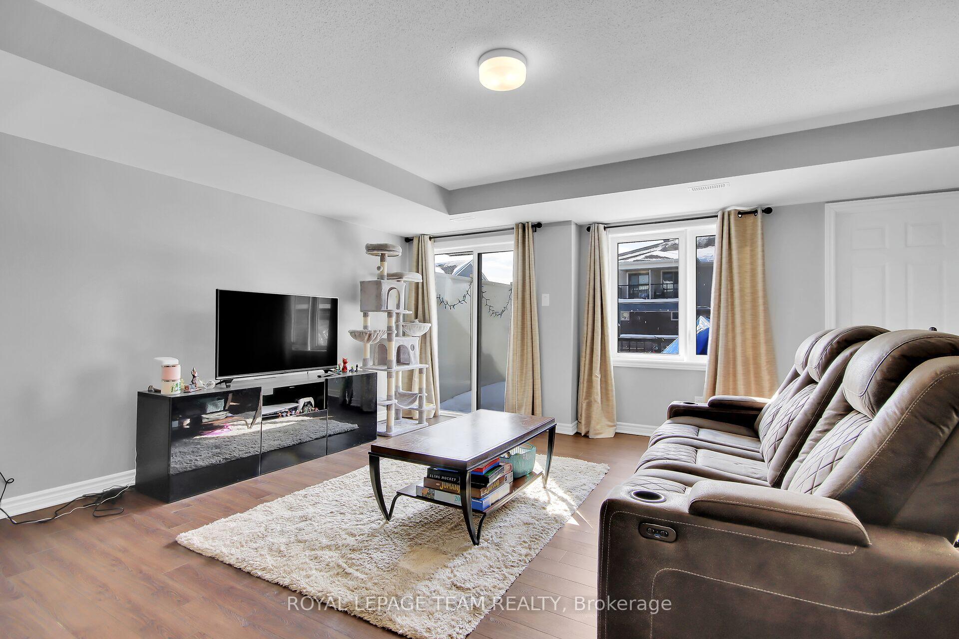 Photo 4 of 203 Lapland Point, Ottawa, Kanata - Emerald Meadows/Trailwest — HOMEH