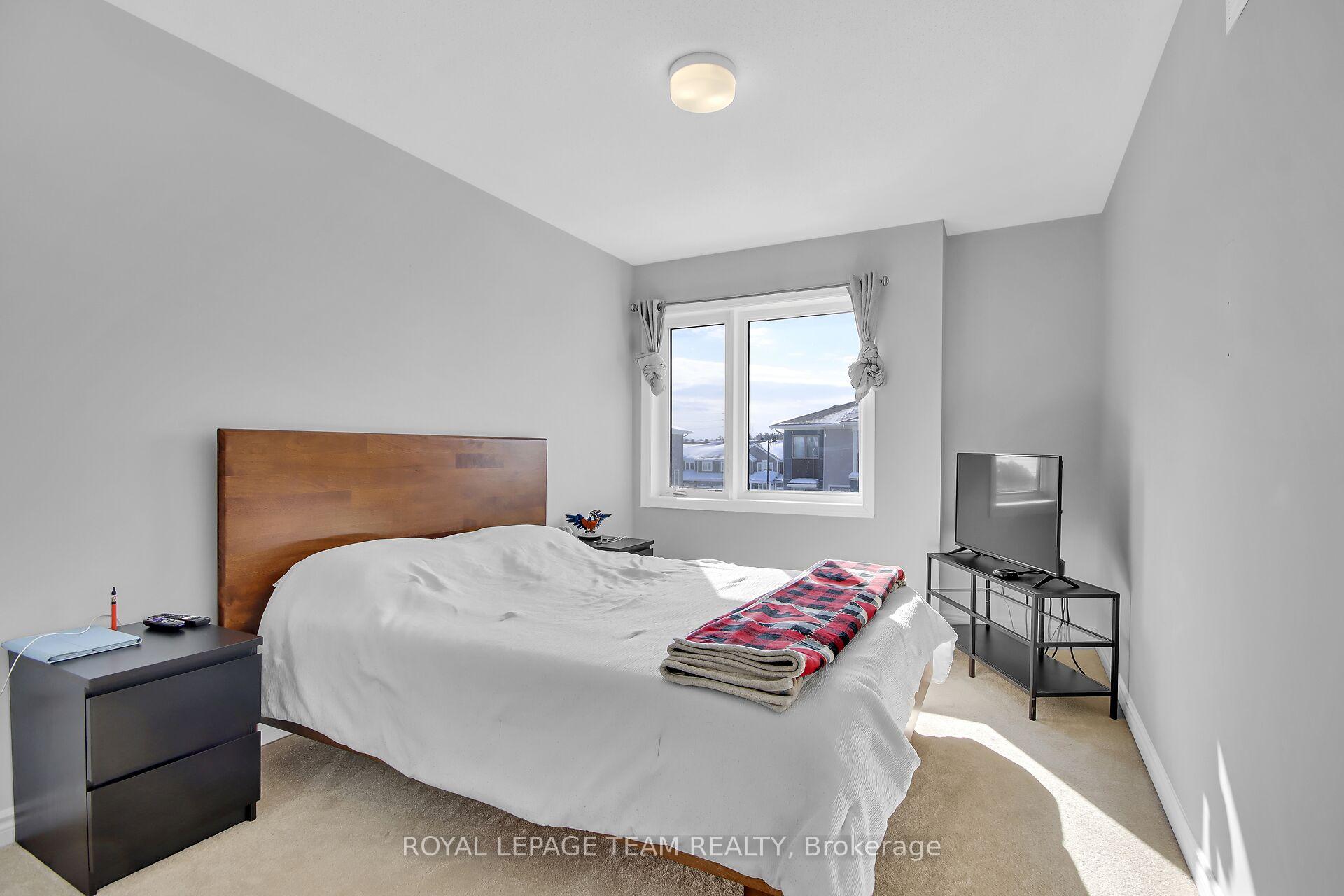 Photo 16 of 203 Lapland Point, Ottawa, Kanata - Emerald Meadows/Trailwest — HOMEH