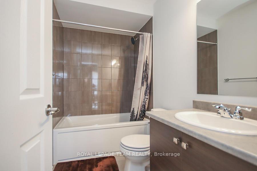 Photo 18 of 203 Lapland Point, Ottawa, Kanata - Emerald Meadows/Trailwest — HOMEH