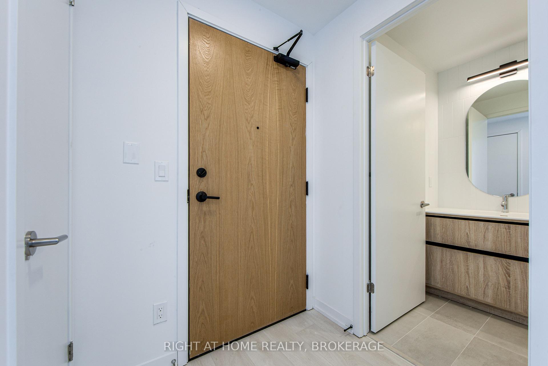 Photo 4 of Unit 1303, 7950 Bathurst Street, Vaughan, Beverley Glen — HOMEH