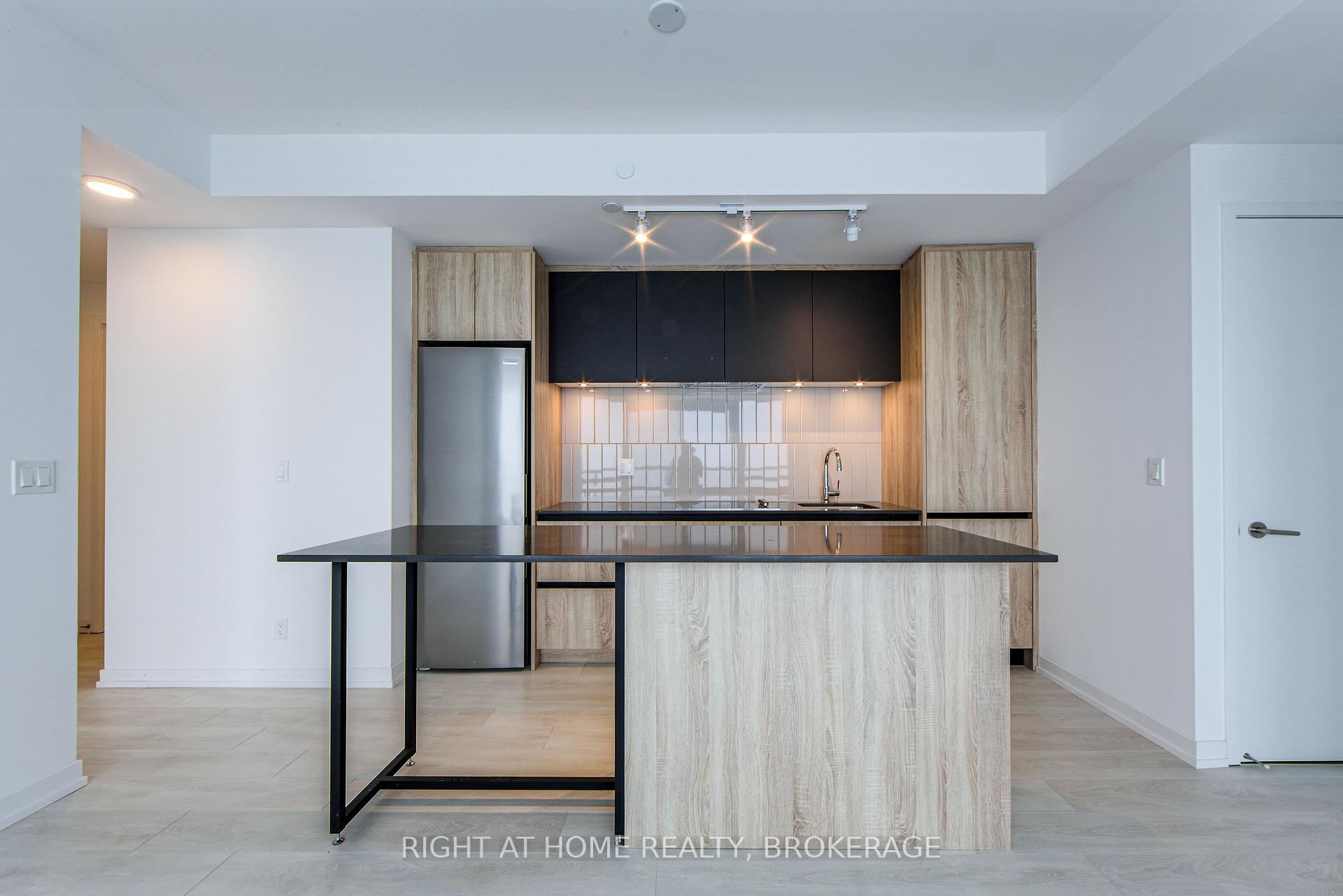 Photo 13 of Unit 1303, 7950 Bathurst Street, Vaughan, Beverley Glen — HOMEH