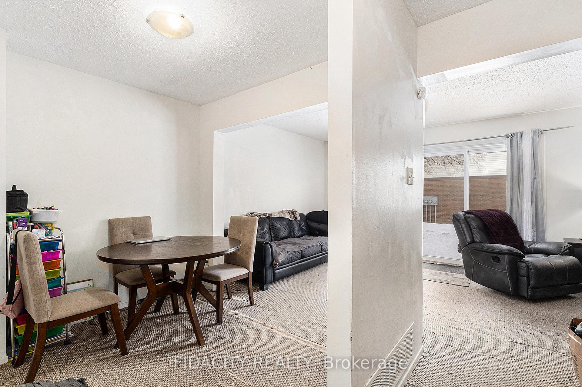 Photo 2 of Unit 4, 2570 Southvale Crescent, Ottawa, Sheffield Glen/Industrial Park — HOMEH