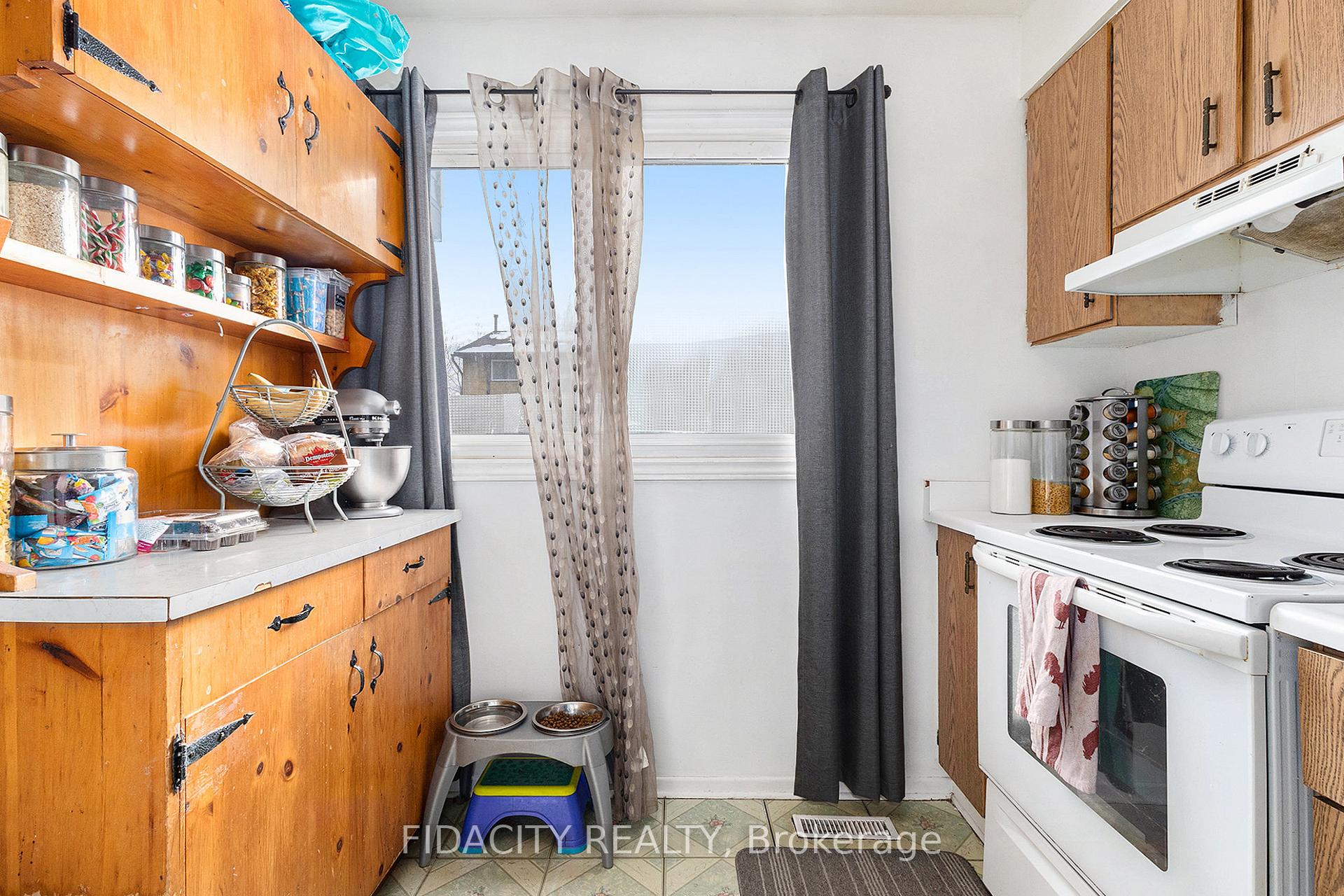 Photo 6 of Unit 4, 2570 Southvale Crescent, Ottawa, Sheffield Glen/Industrial Park — HOMEH