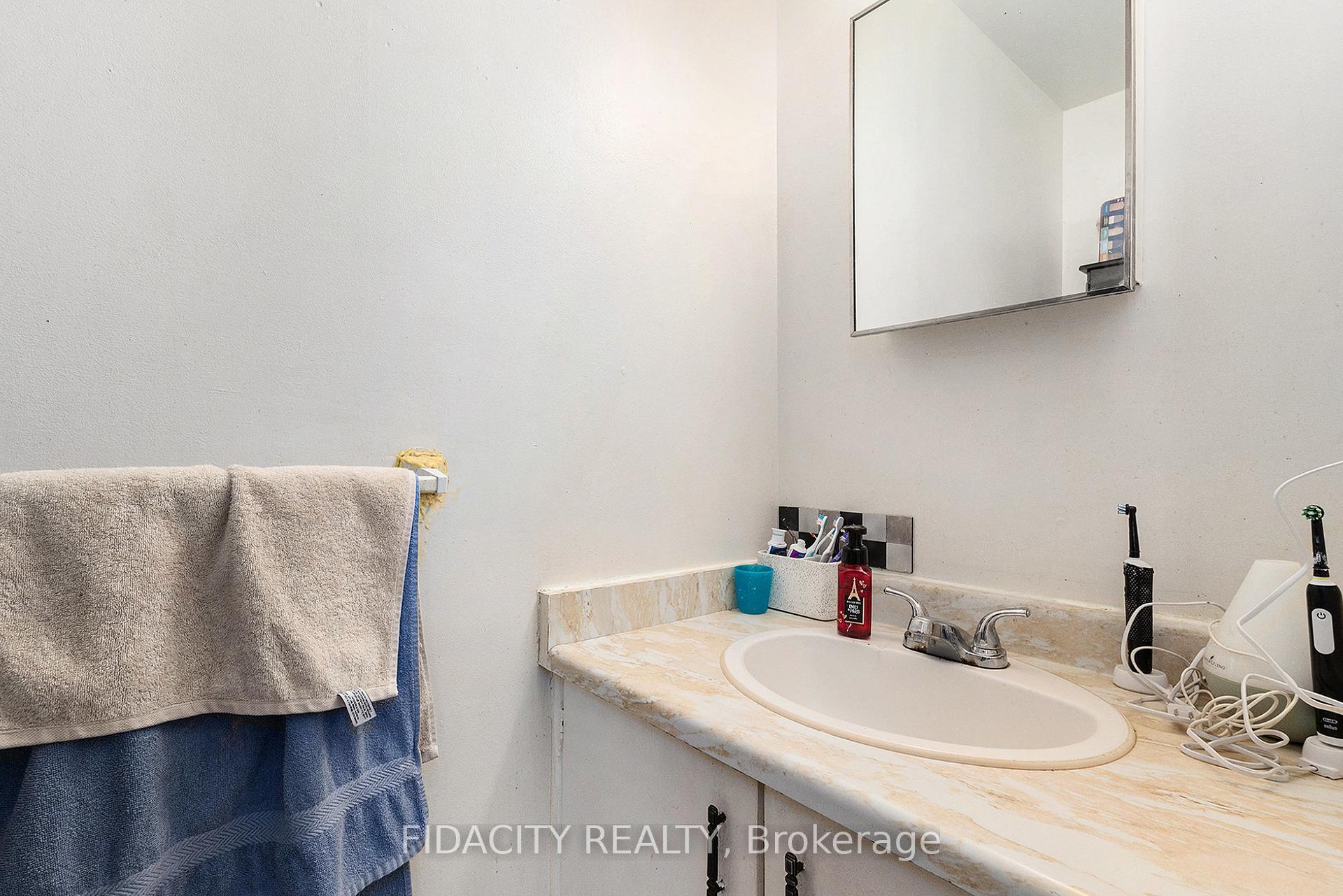 Photo 8 of Unit 4, 2570 Southvale Crescent, Ottawa, Sheffield Glen/Industrial Park — HOMEH
