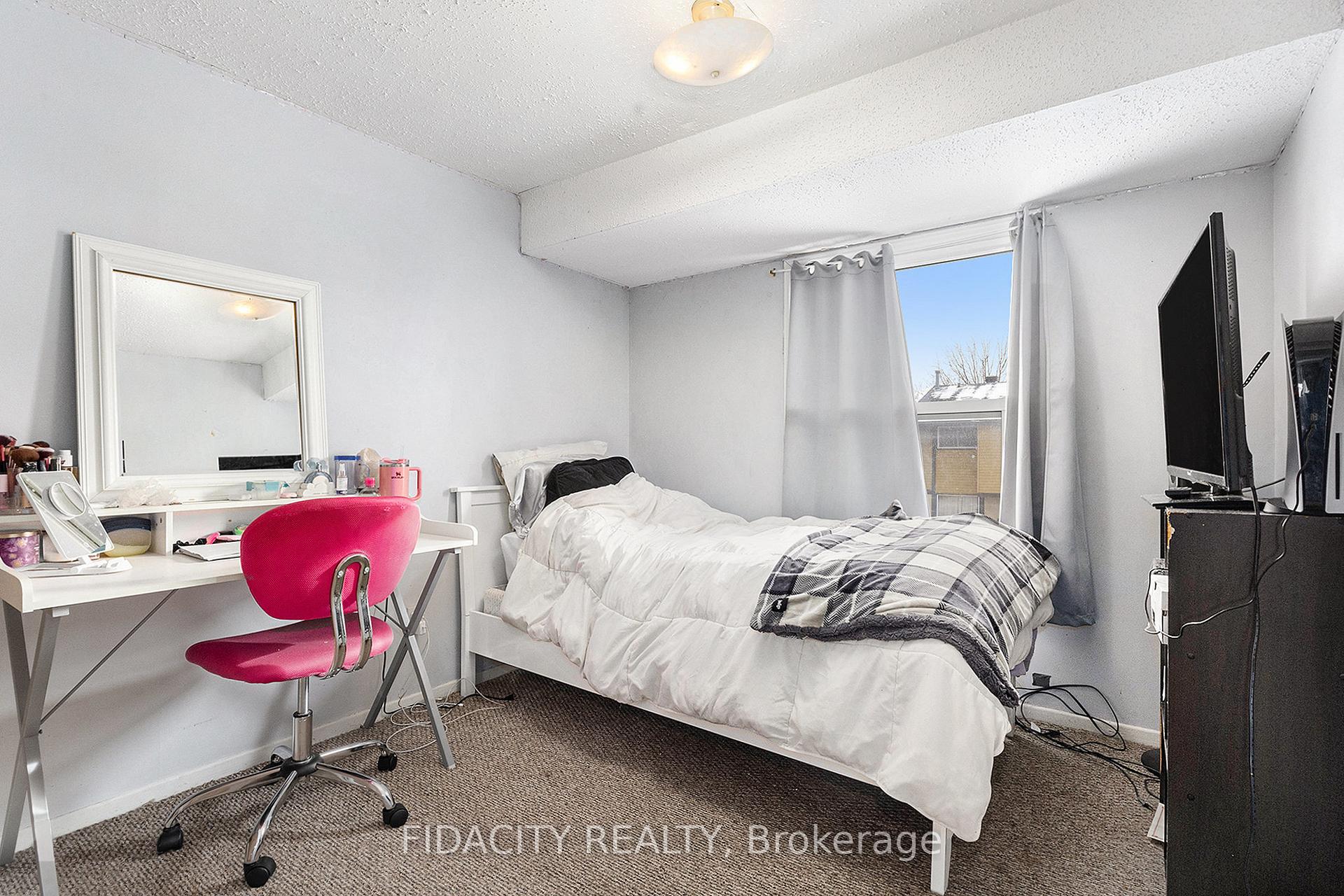 Photo 11 of Unit 4, 2570 Southvale Crescent, Ottawa, Sheffield Glen/Industrial Park — HOMEH
