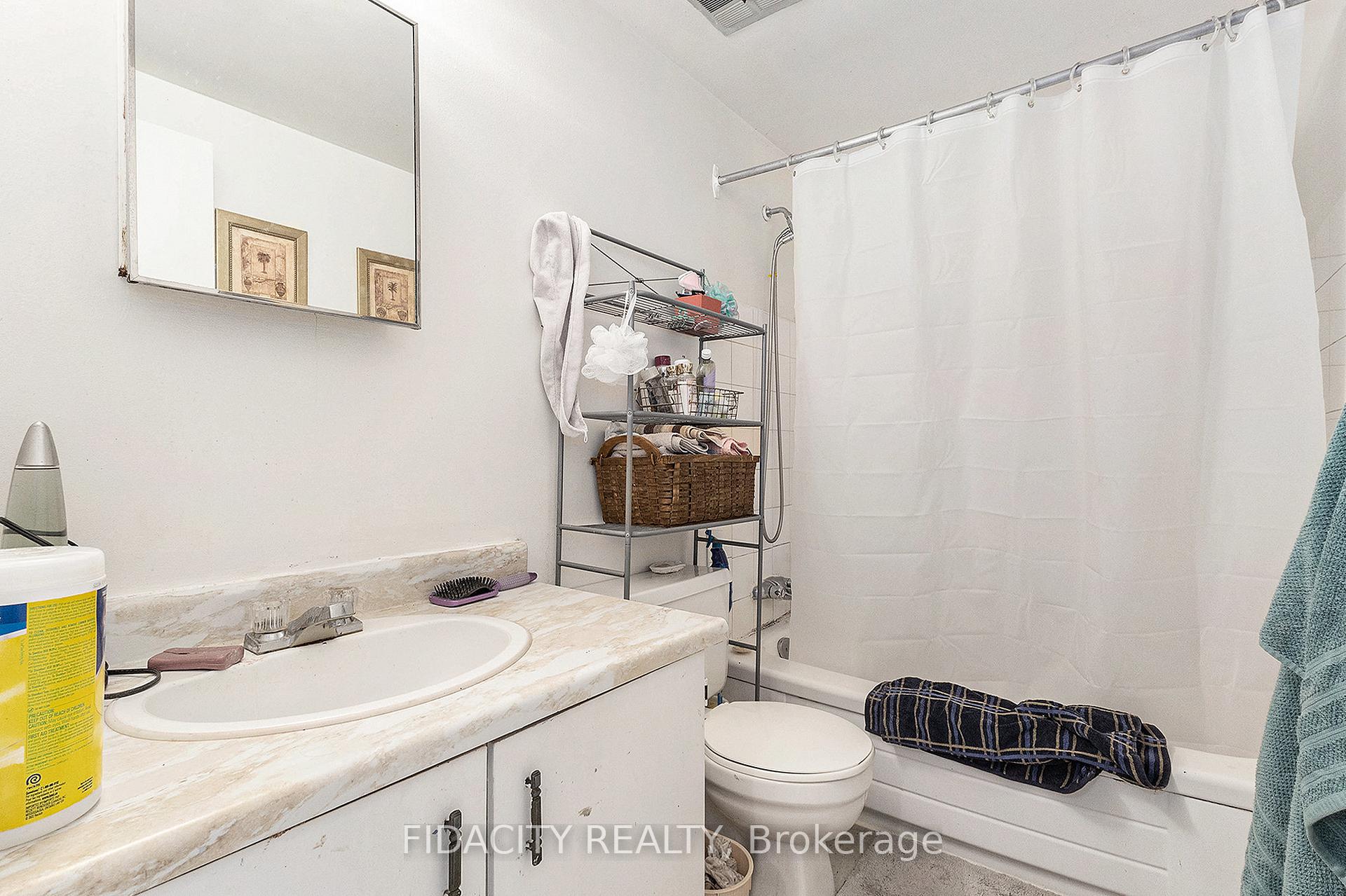 Photo 13 of Unit 4, 2570 Southvale Crescent, Ottawa, Sheffield Glen/Industrial Park — HOMEH