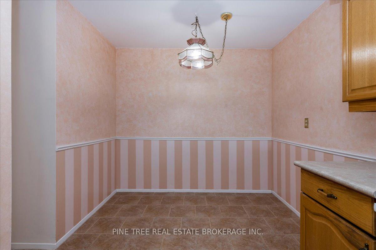 Photo 8 of Unit 327, 25 Austin Drive, Markham, Markville — HOMEH