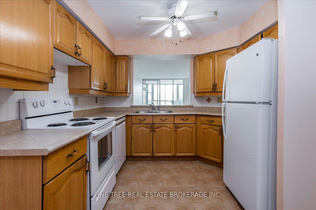 Photo 10 of Unit 327, 25 Austin Drive, Markham, Markville — HOMEH