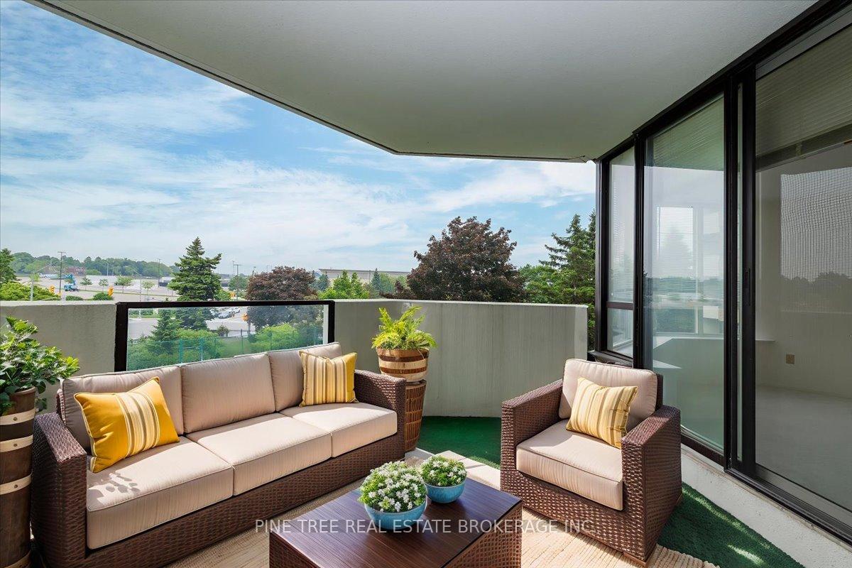 Photo 25 of Unit 327, 25 Austin Drive, Markham, Markville — HOMEH