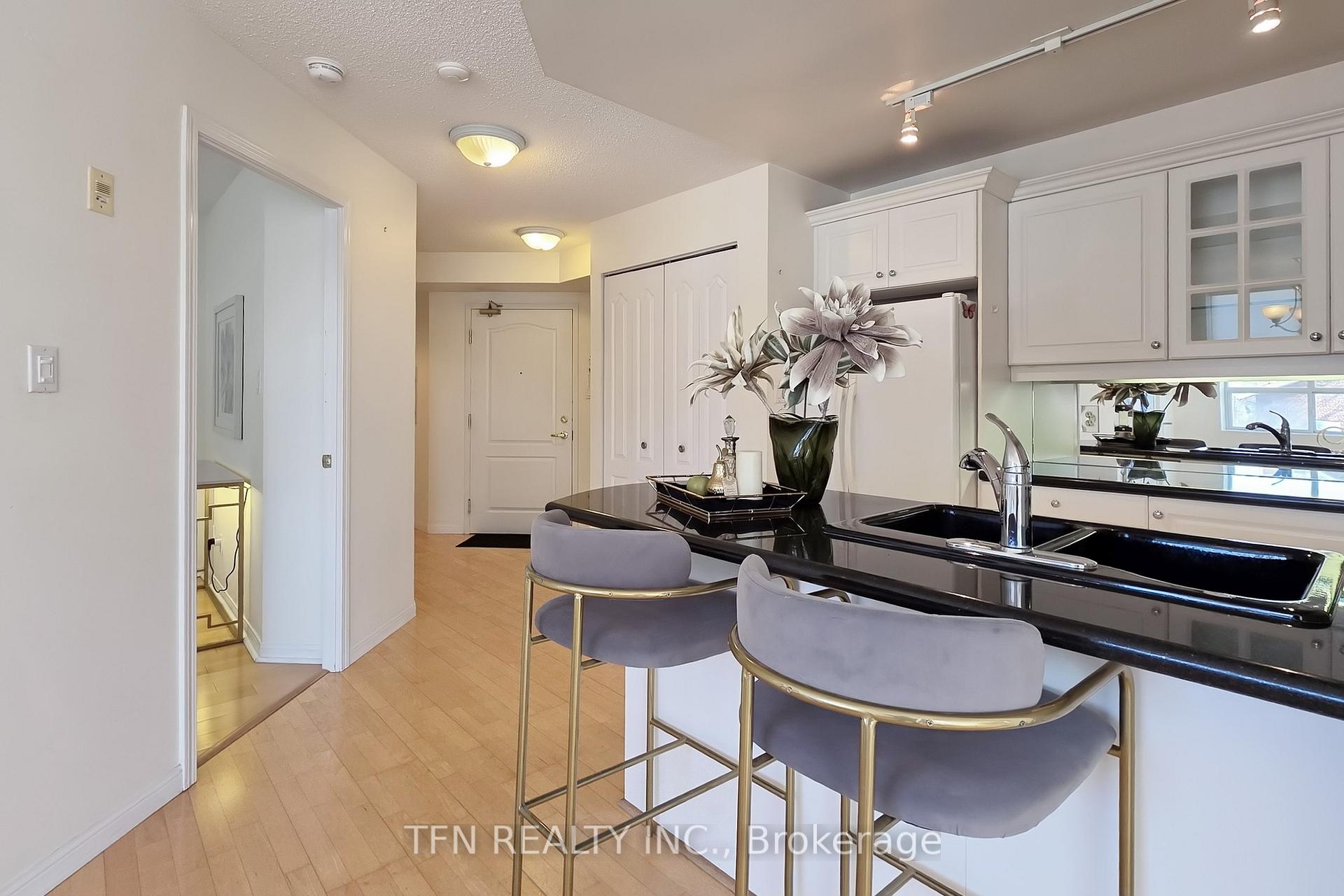 Photo 11 of Unit 305, 3130 Yonge Street, Toronto, Lawrence Park North — HOMEH