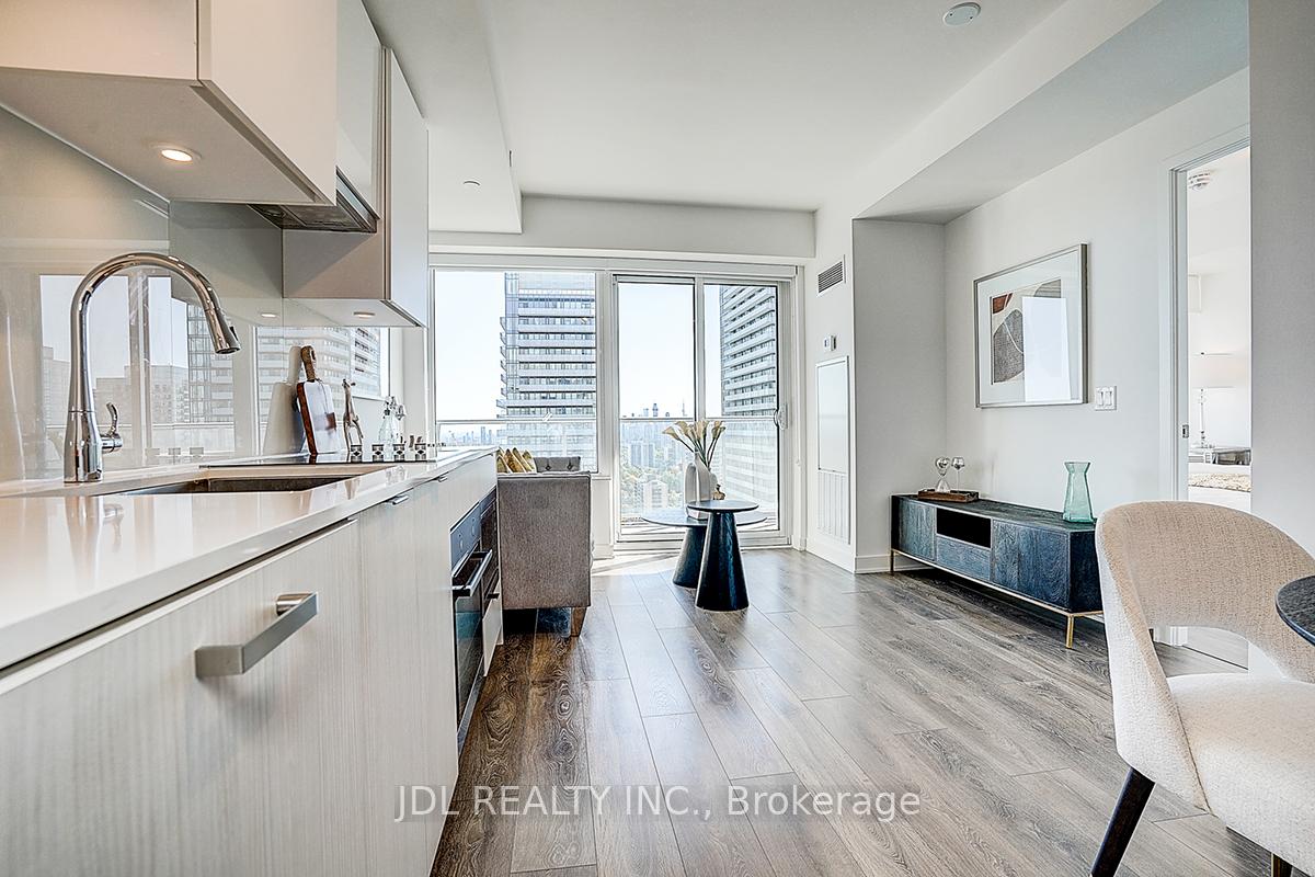 Photo 3 of Unit 3109, 195 Redpath Avenue, Toronto, Mount Pleasant West — HOMEH