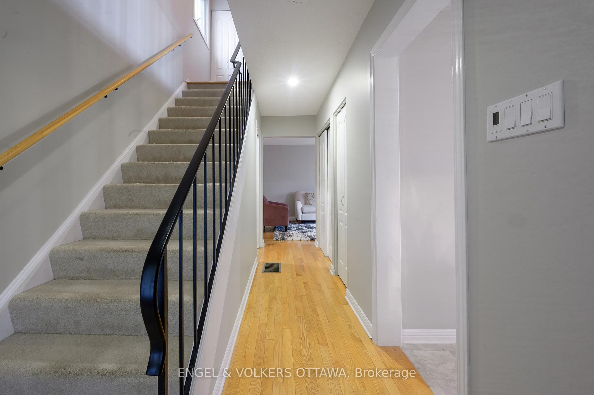 Photo 4 of 355 Kintyre Private, Ottawa, Carleton Square — HOMEH