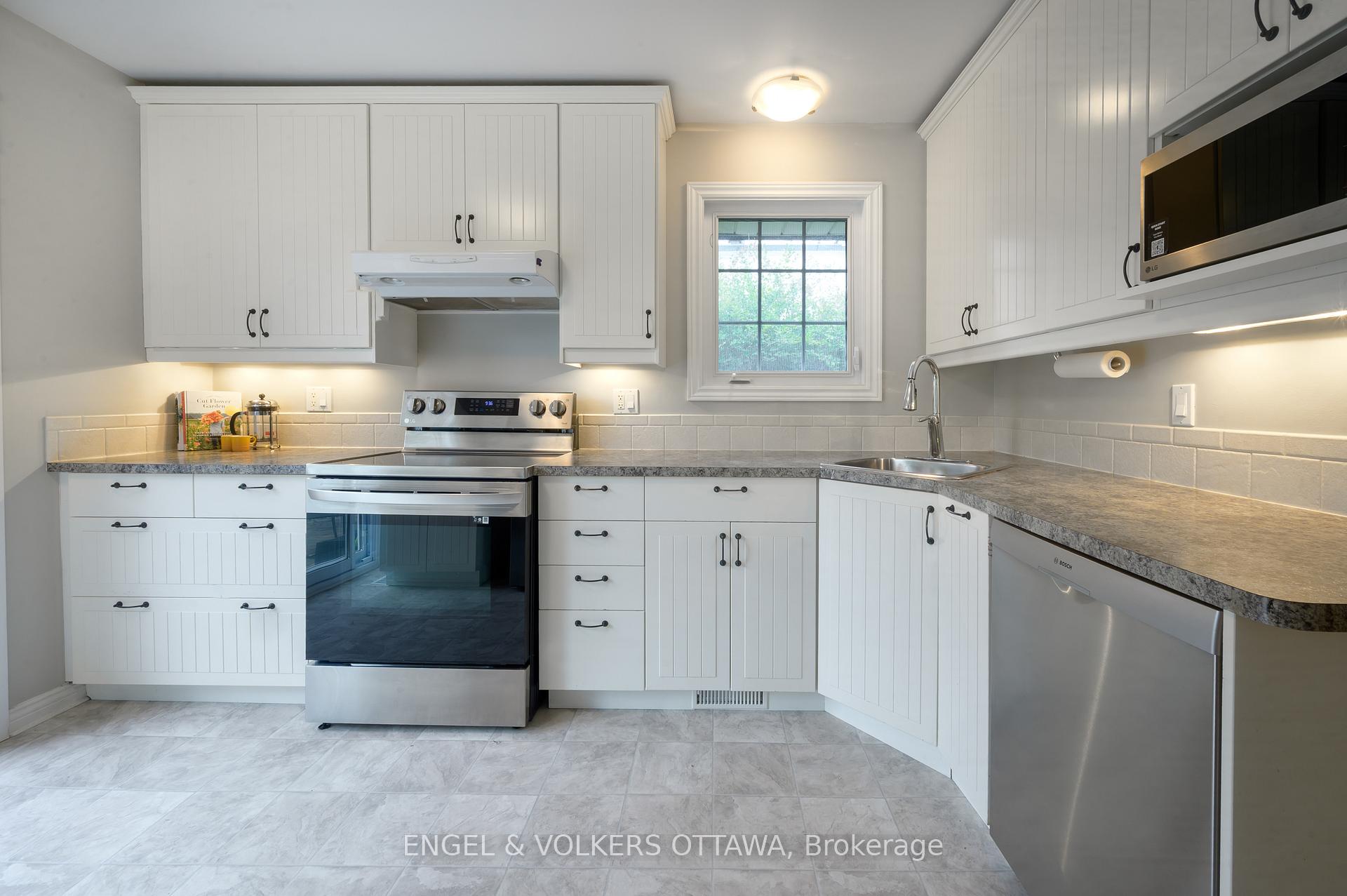 Photo 8 of 355 Kintyre Private, Ottawa, Carleton Square — HOMEH