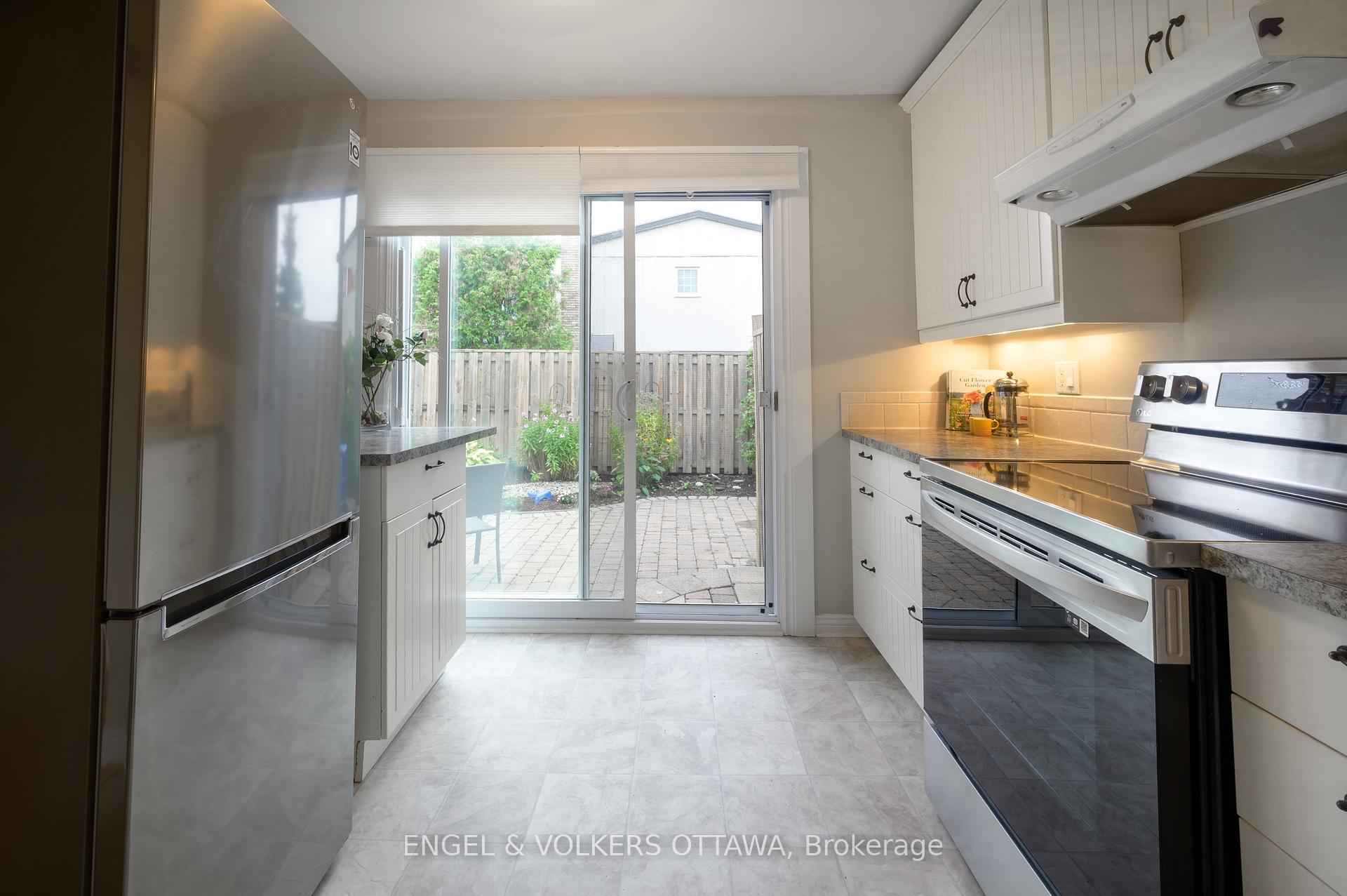 Photo 10 of 355 Kintyre Private, Ottawa, Carleton Square — HOMEH