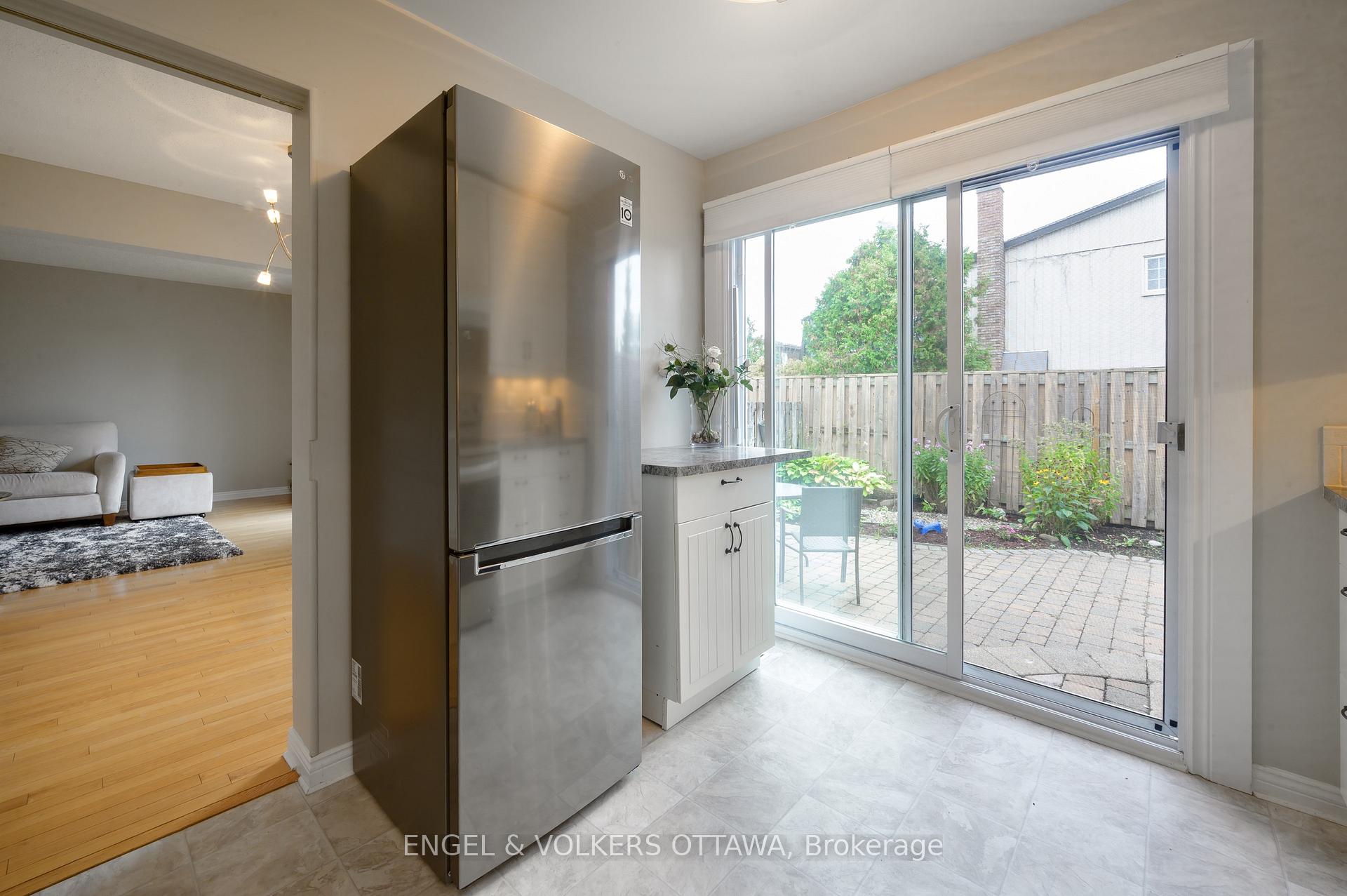 Photo 11 of 355 Kintyre Private, Ottawa, Carleton Square — HOMEH