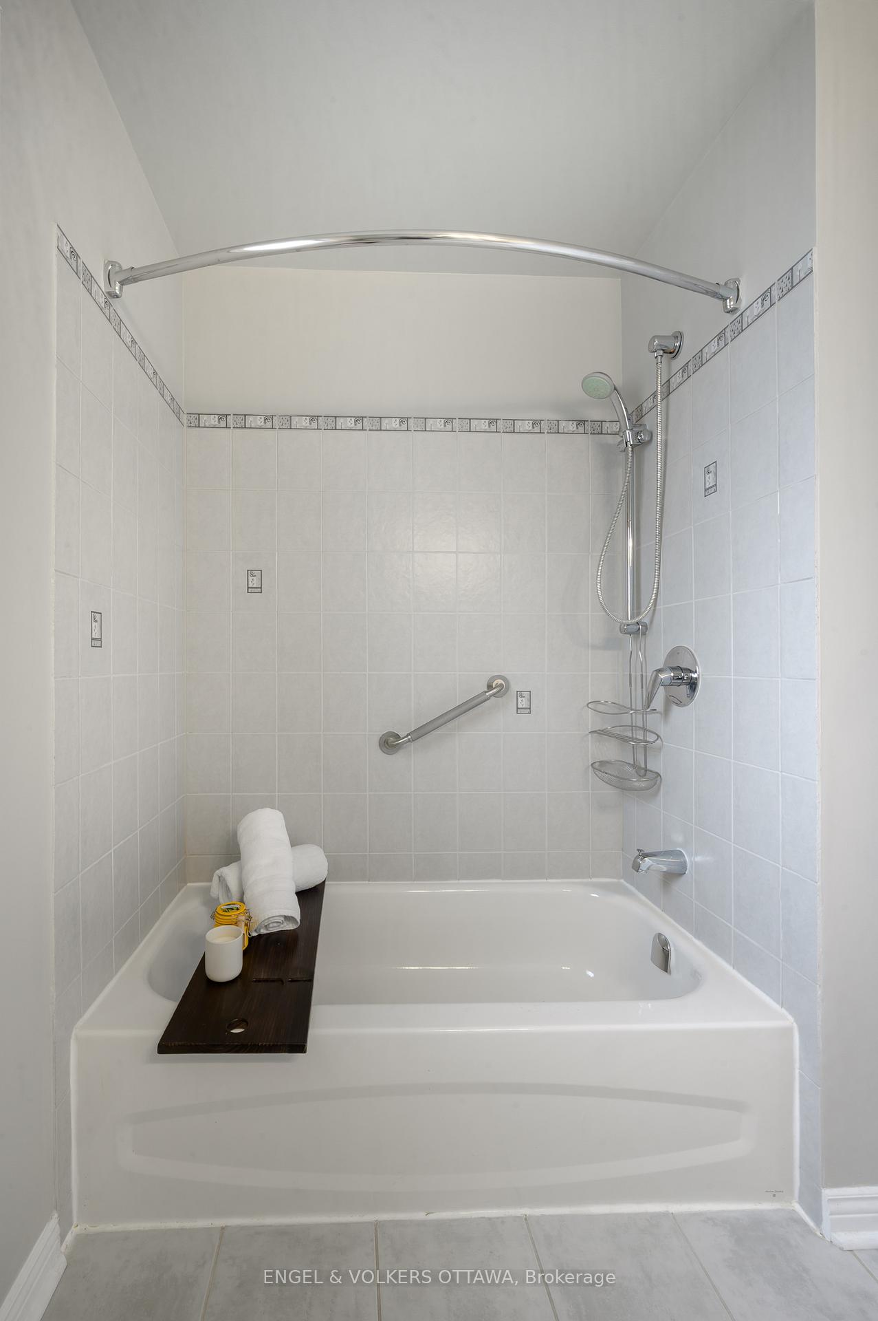 Photo 29 of 355 Kintyre Private, Ottawa, Carleton Square — HOMEH