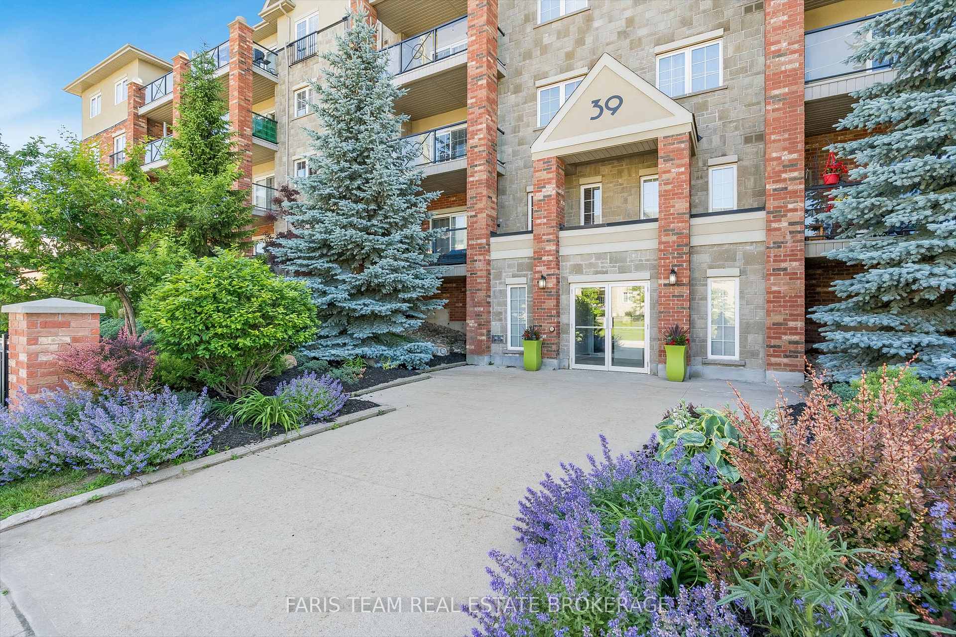 Photo 3 of Unit 301, 39 Ferndale Drive S, Barrie, Ardagh — HOMEH