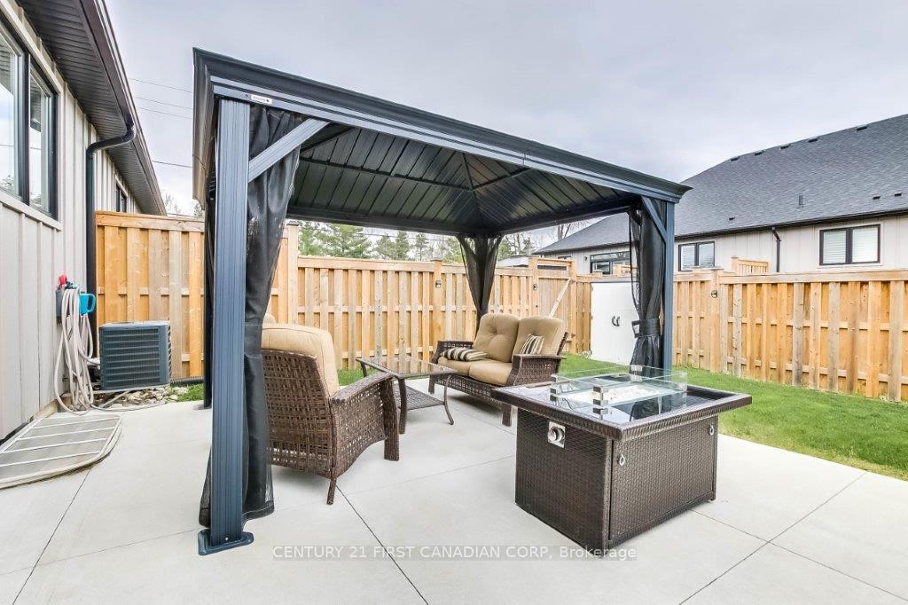 Photo 1 of Unit 418, 9861 Glendon Drive, Middlesex Centre, Rural Middlesex Centre — HOMEH