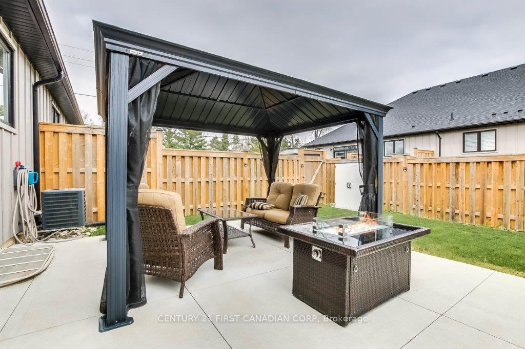 Photo 7 of Unit 418, 9861 Glendon Drive, Middlesex Centre, Rural Middlesex Centre — HOMEH