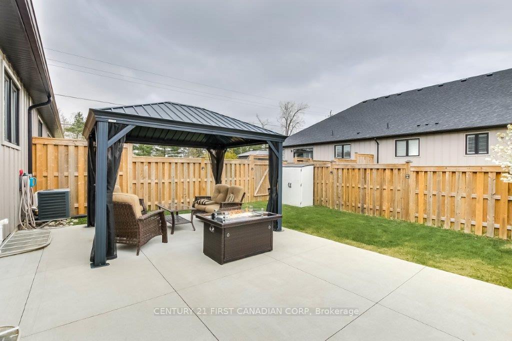 Photo 9 of Unit 418, 9861 Glendon Drive, Middlesex Centre, Rural Middlesex Centre — HOMEH