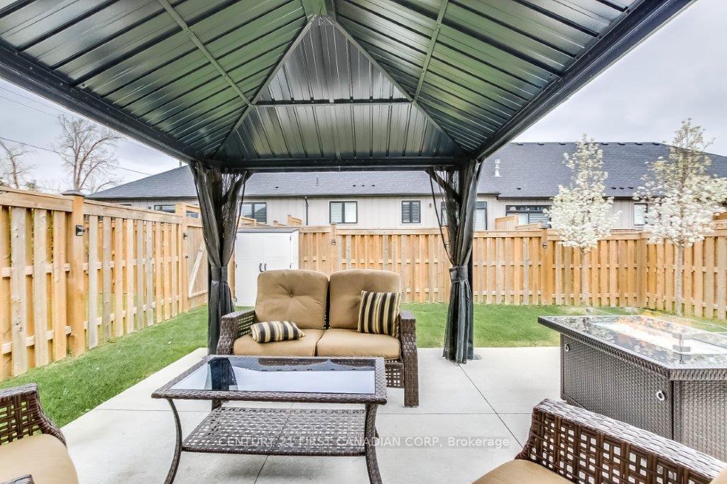 Photo 10 of Unit 418, 9861 Glendon Drive, Middlesex Centre, Rural Middlesex Centre — HOMEH