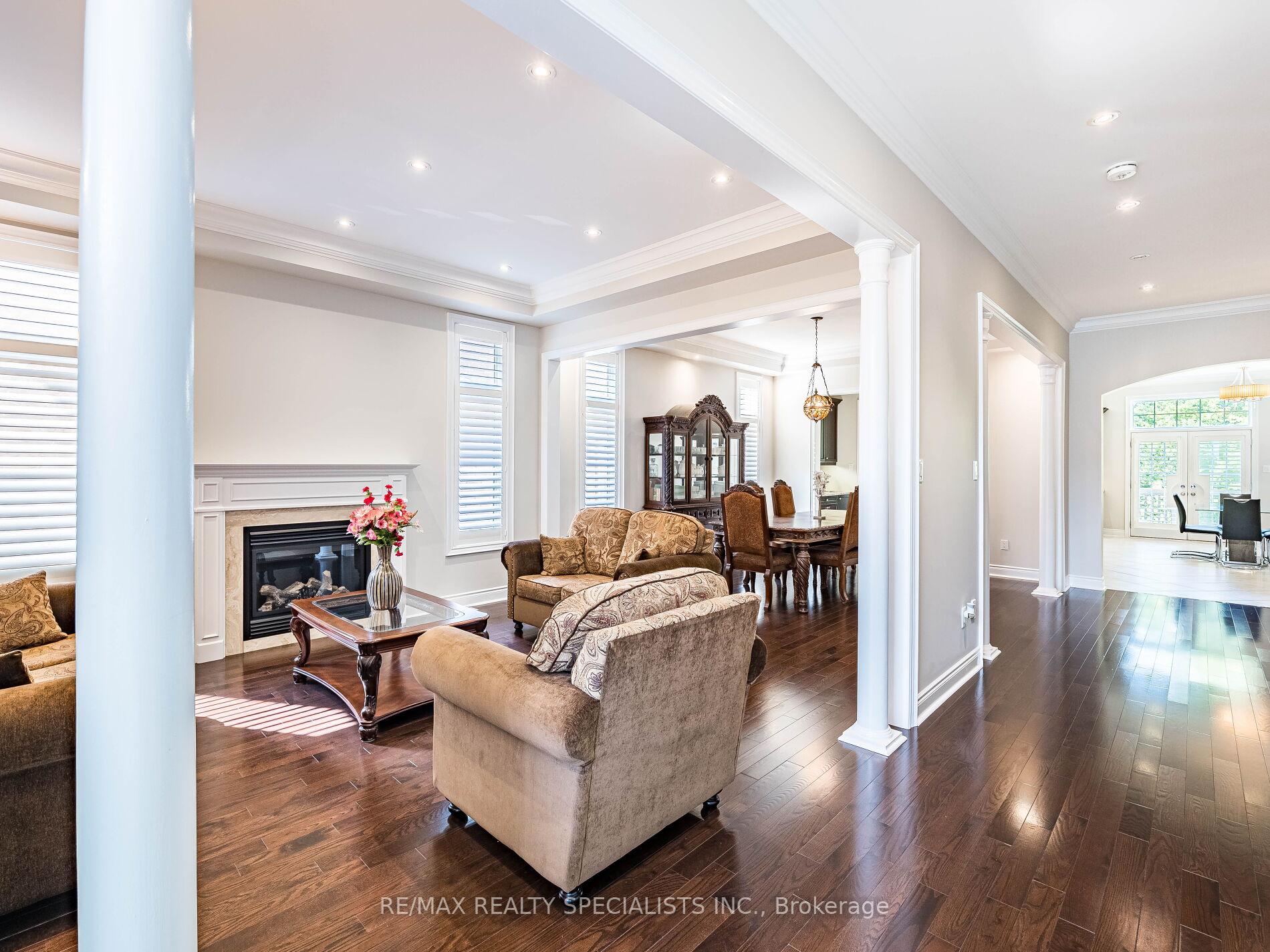 Photo 9 of 28 Elbern Markell Drive W, Brampton, Credit Valley — HOMEH
