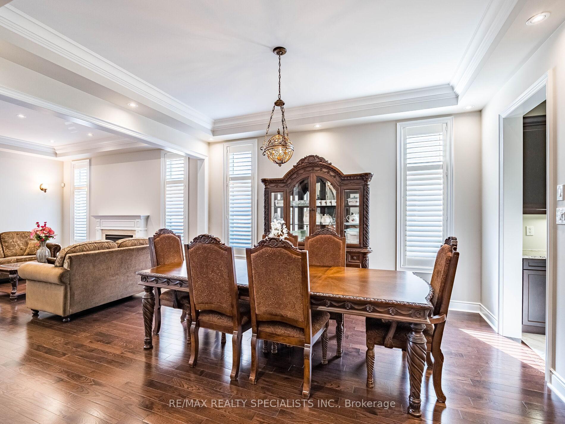 Photo 11 of 28 Elbern Markell Drive W, Brampton, Credit Valley — HOMEH
