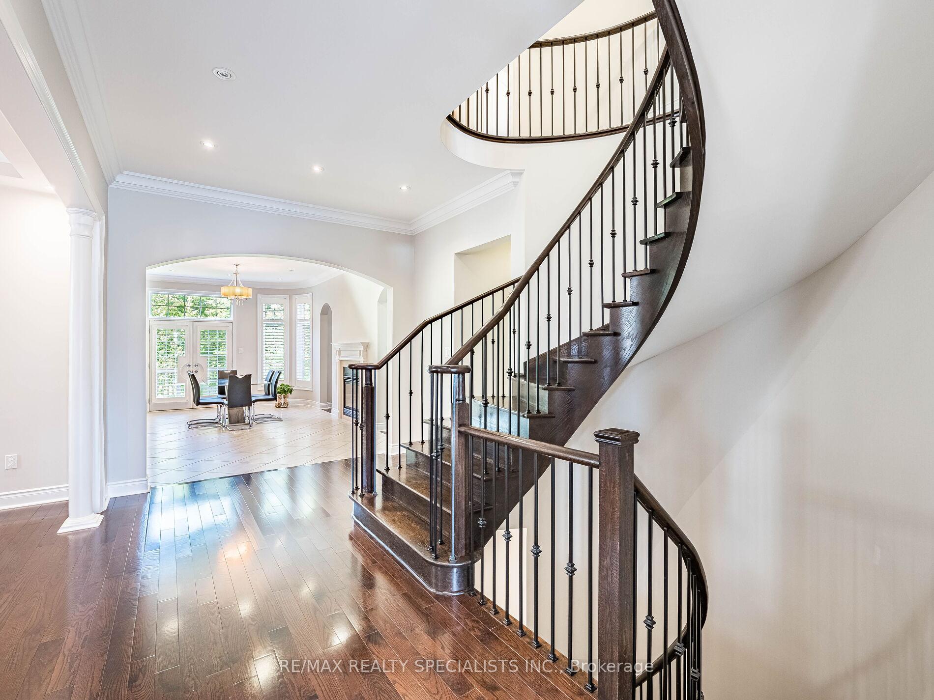 Photo 13 of 28 Elbern Markell Drive W, Brampton, Credit Valley — HOMEH