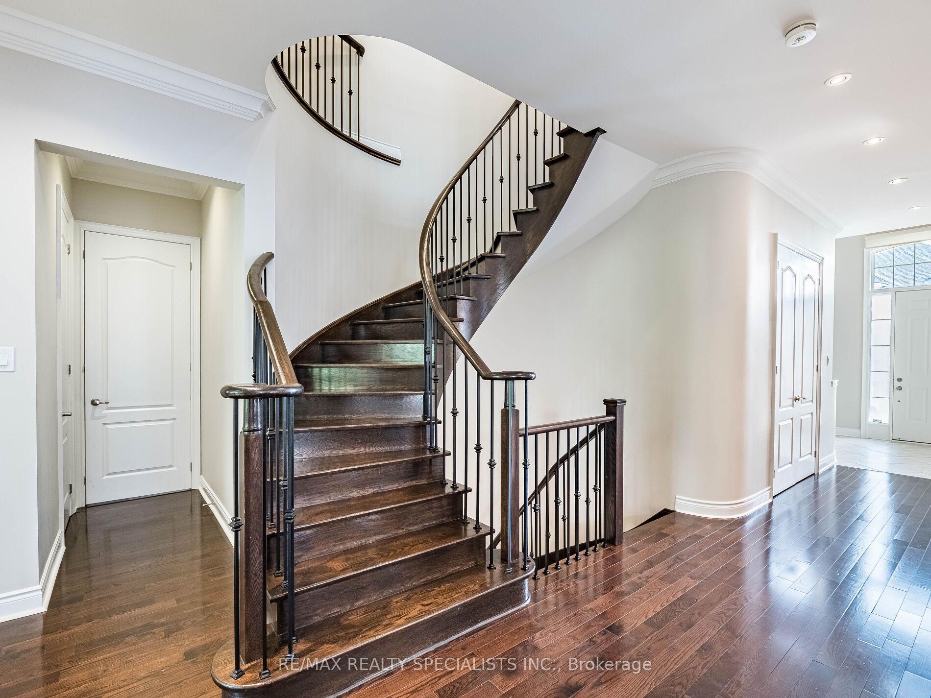 Photo 14 of 28 Elbern Markell Drive W, Brampton, Credit Valley — HOMEH