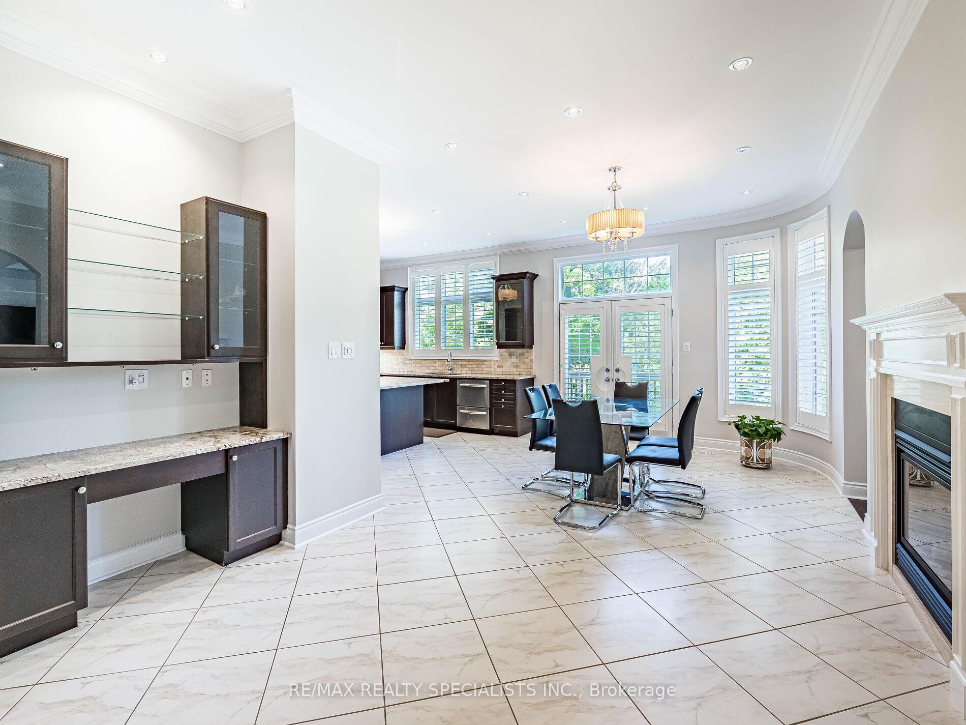 Photo 16 of 28 Elbern Markell Drive W, Brampton, Credit Valley — HOMEH