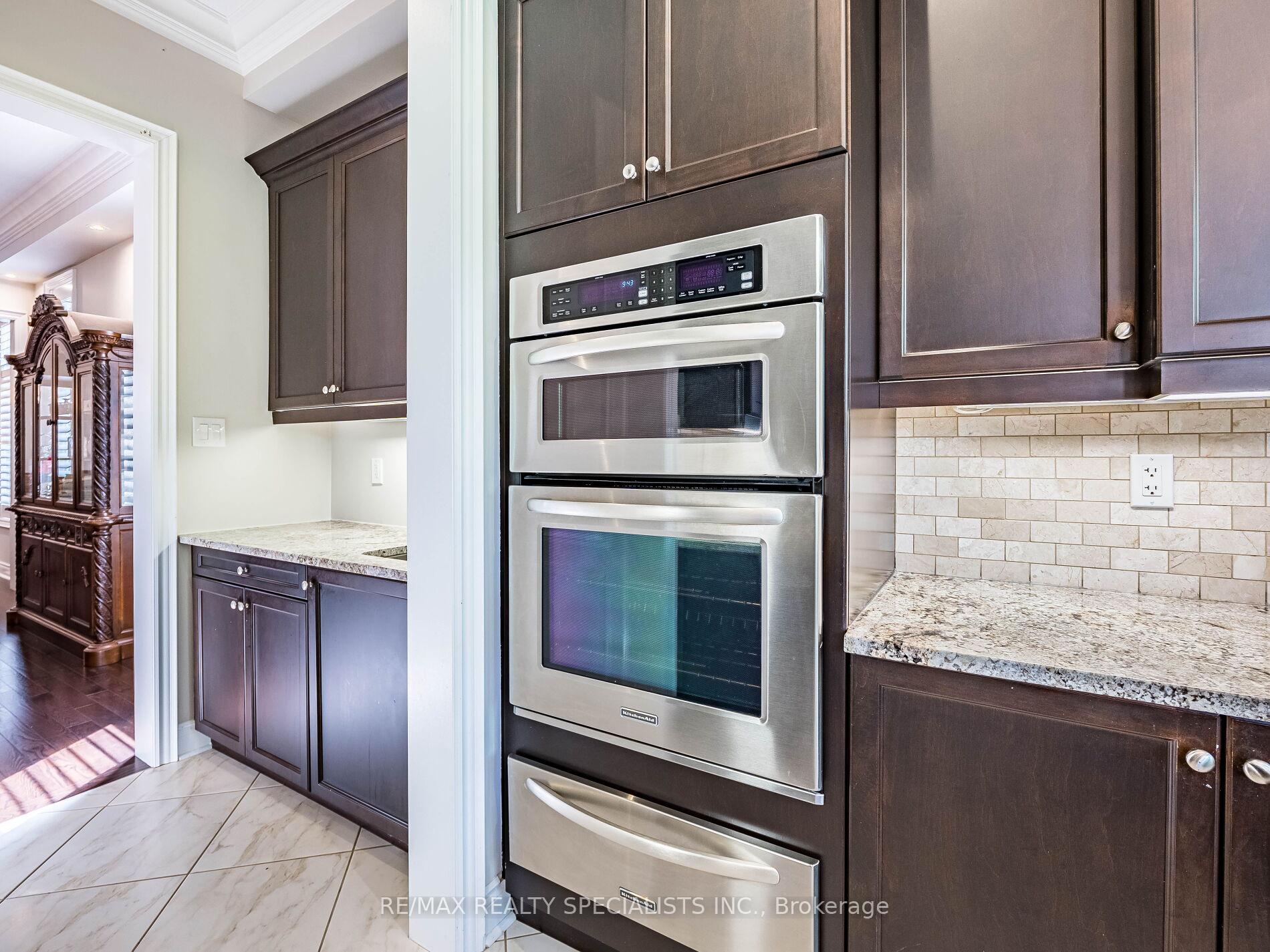 Photo 19 of 28 Elbern Markell Drive W, Brampton, Credit Valley — HOMEH