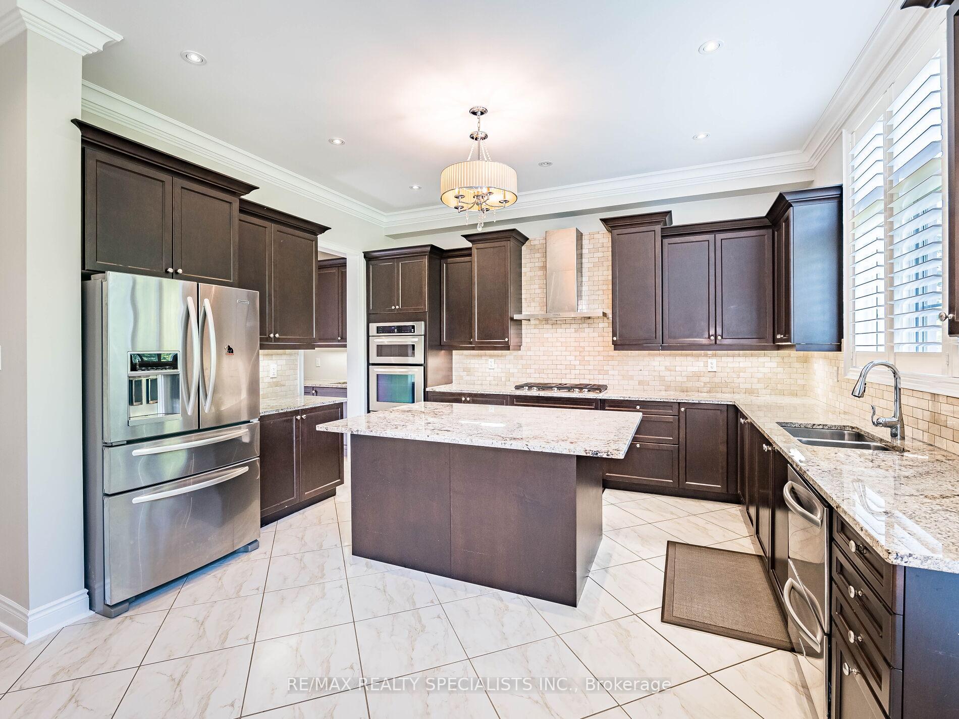 Photo 24 of 28 Elbern Markell Drive W, Brampton, Credit Valley — HOMEH