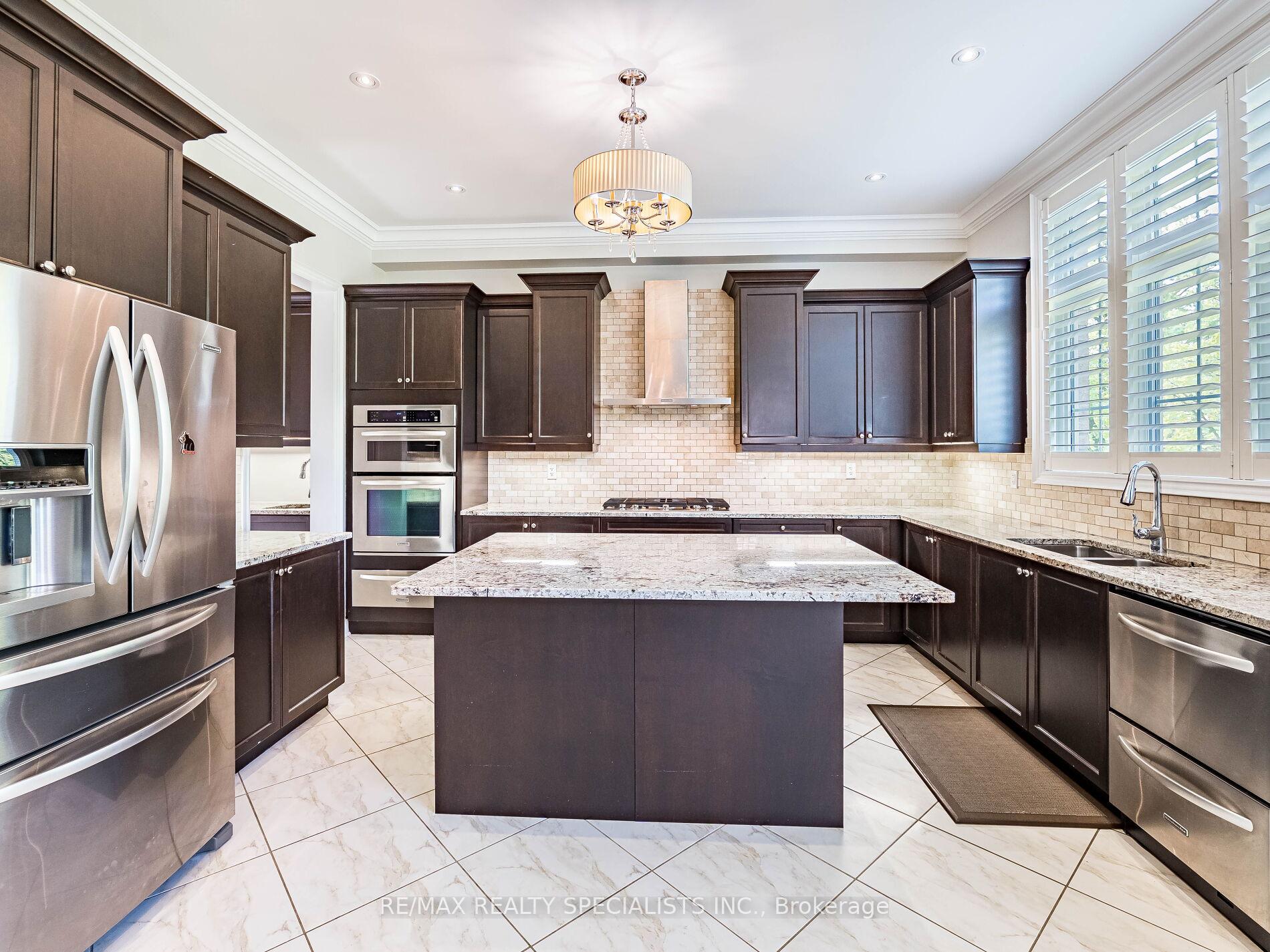 Photo 26 of 28 Elbern Markell Drive W, Brampton, Credit Valley — HOMEH