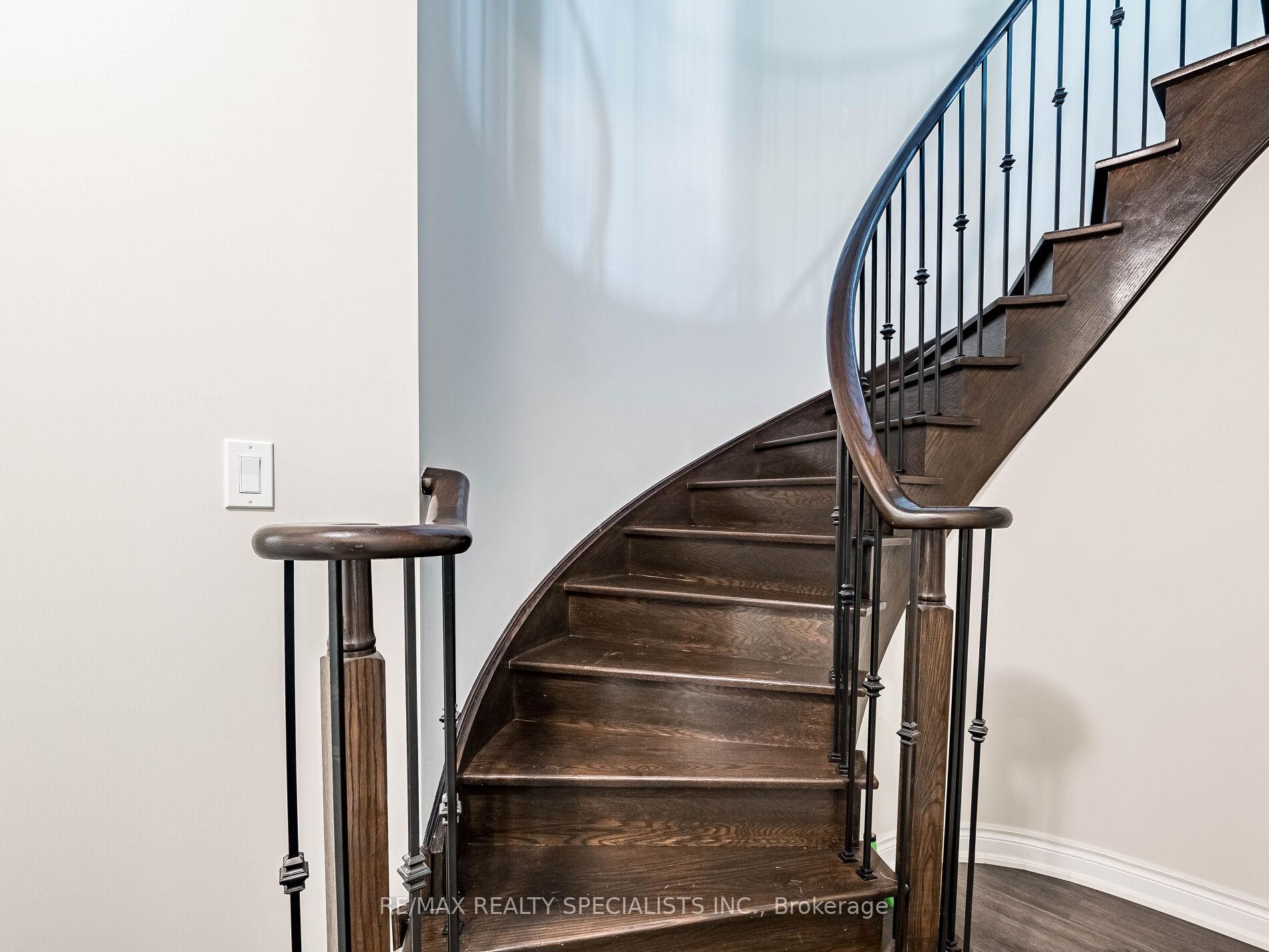 Photo 28 of 28 Elbern Markell Drive W, Brampton, Credit Valley — HOMEH