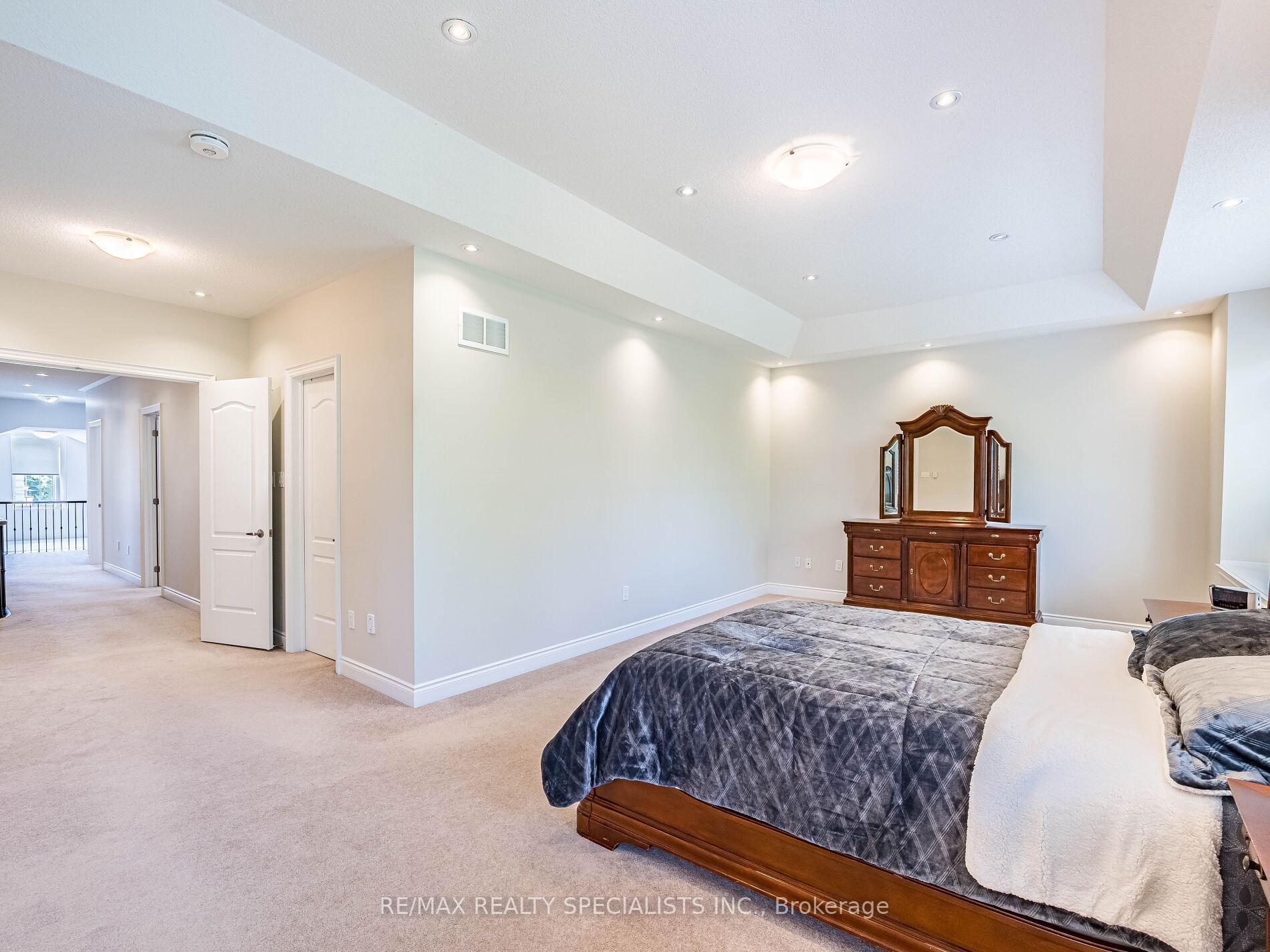 Photo 29 of 28 Elbern Markell Drive W, Brampton, Credit Valley — HOMEH