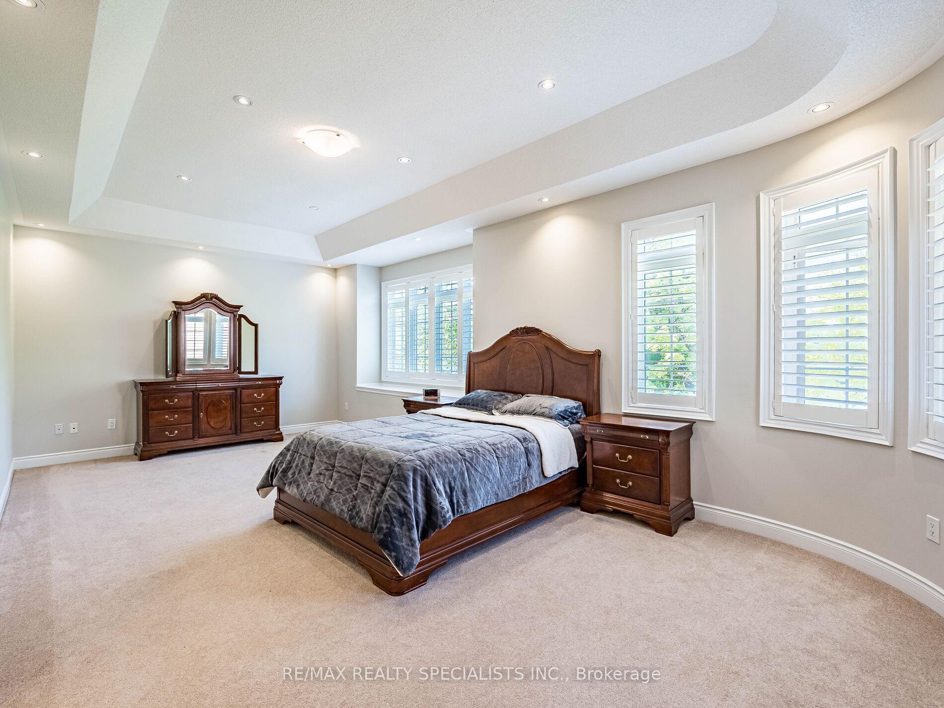 Photo 32 of 28 Elbern Markell Drive W, Brampton, Credit Valley — HOMEH