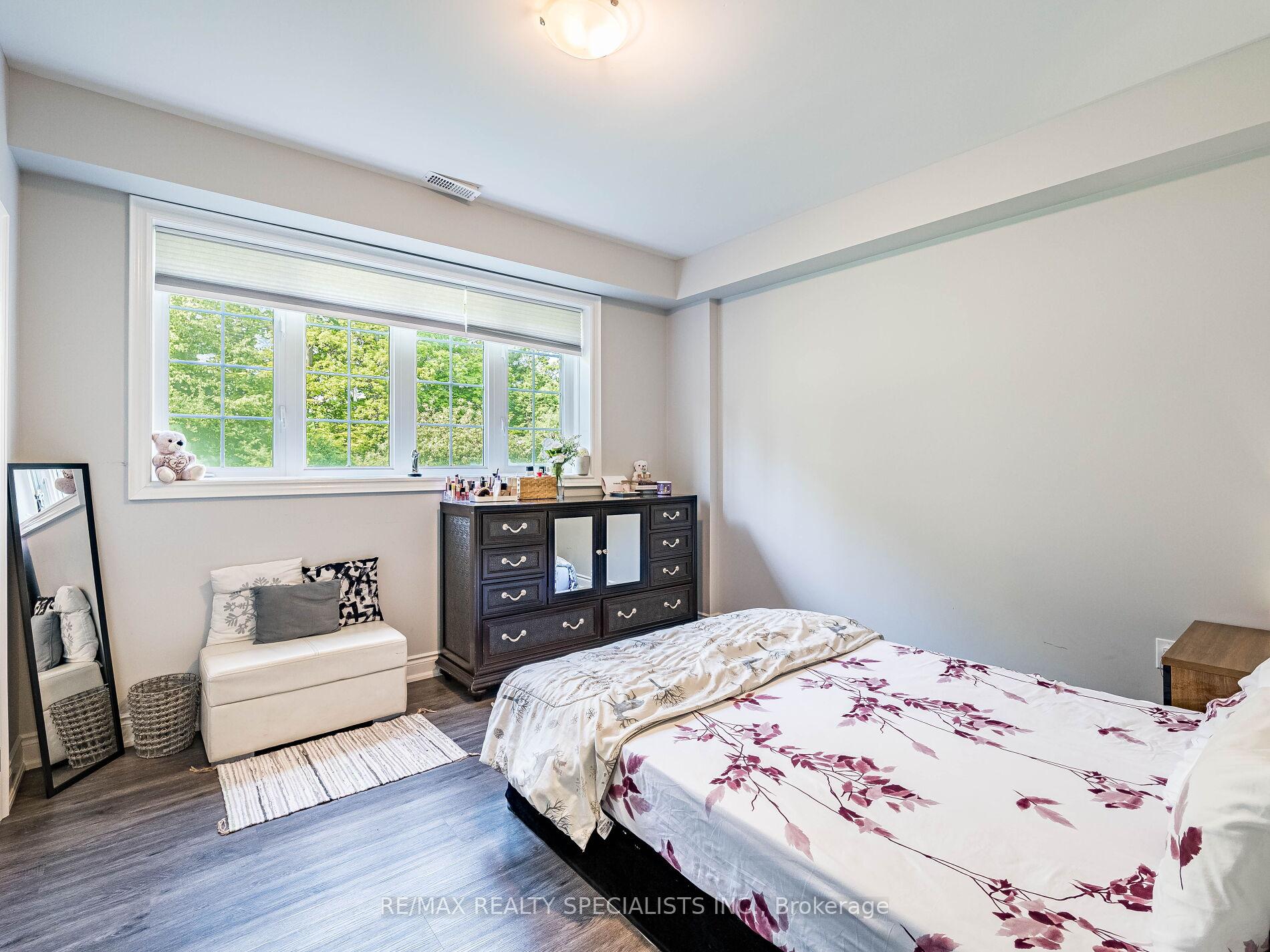 Photo 44 of 28 Elbern Markell Drive W, Brampton, Credit Valley — HOMEH