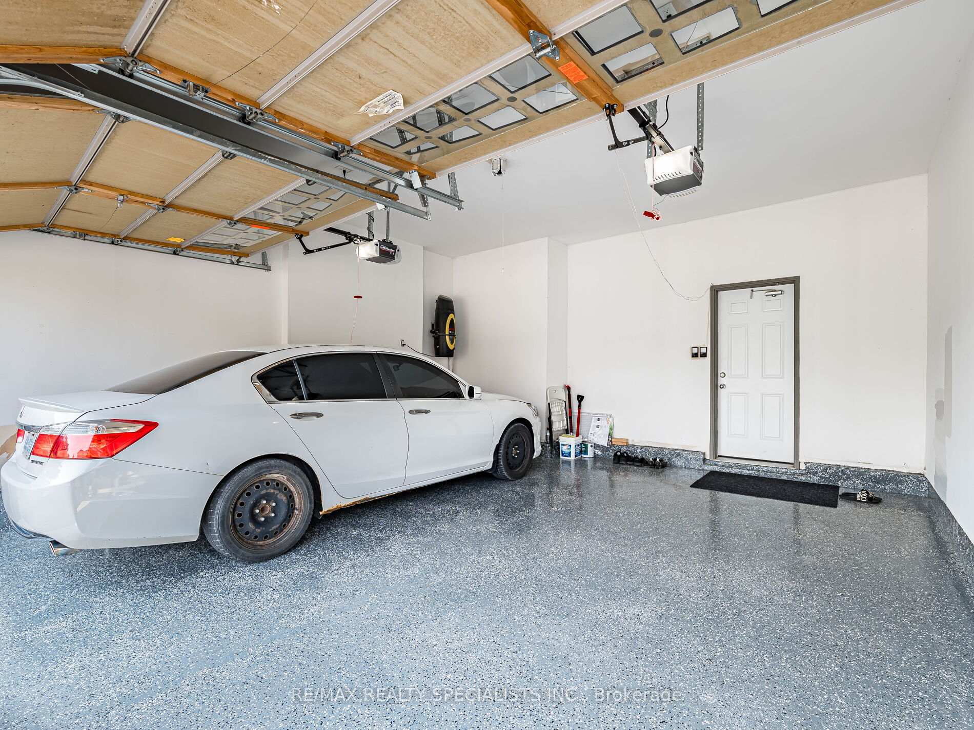 Photo 45 of 28 Elbern Markell Drive W, Brampton, Credit Valley — HOMEH
