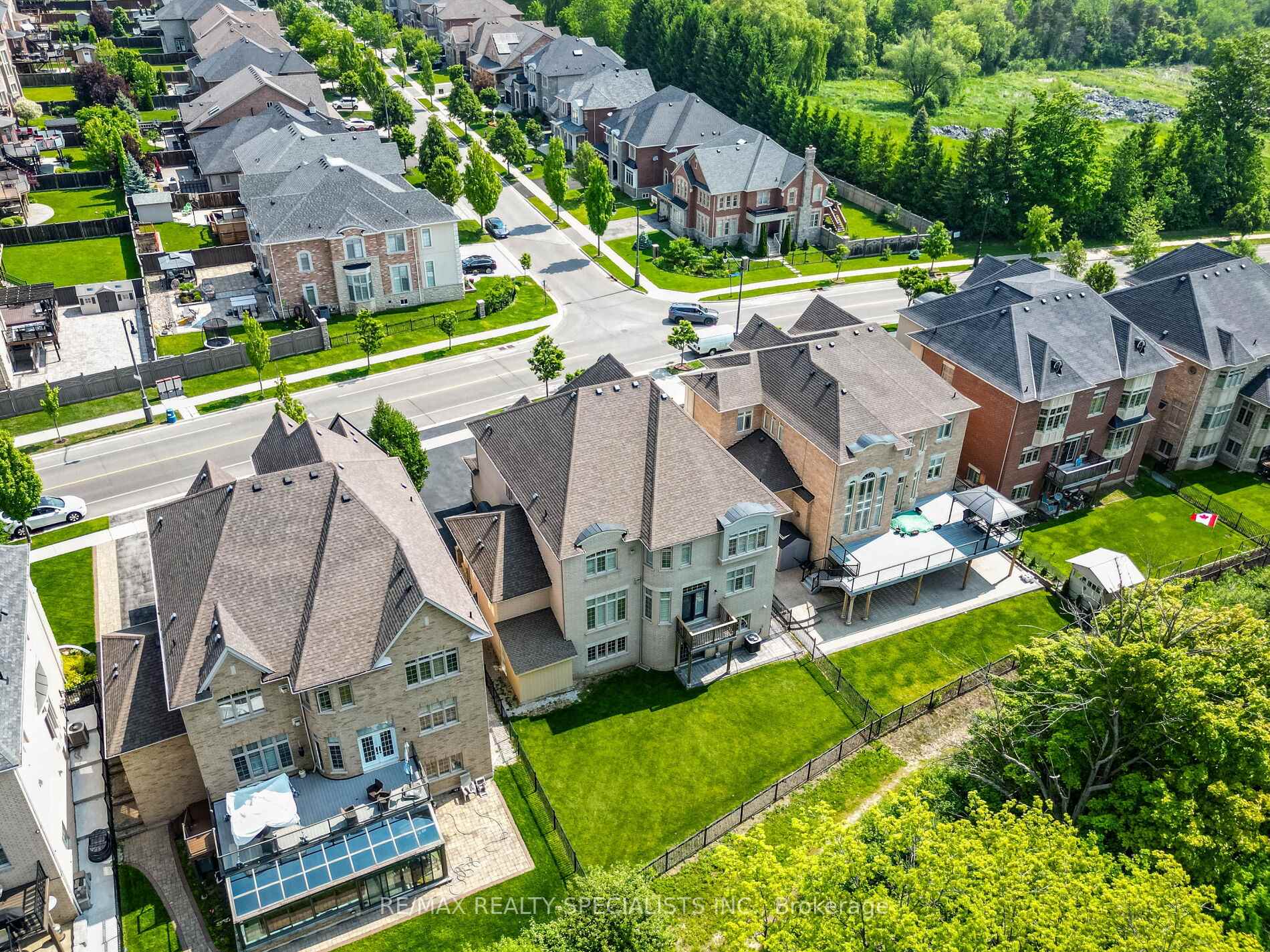 Photo 49 of 28 Elbern Markell Drive W, Brampton, Credit Valley — HOMEH